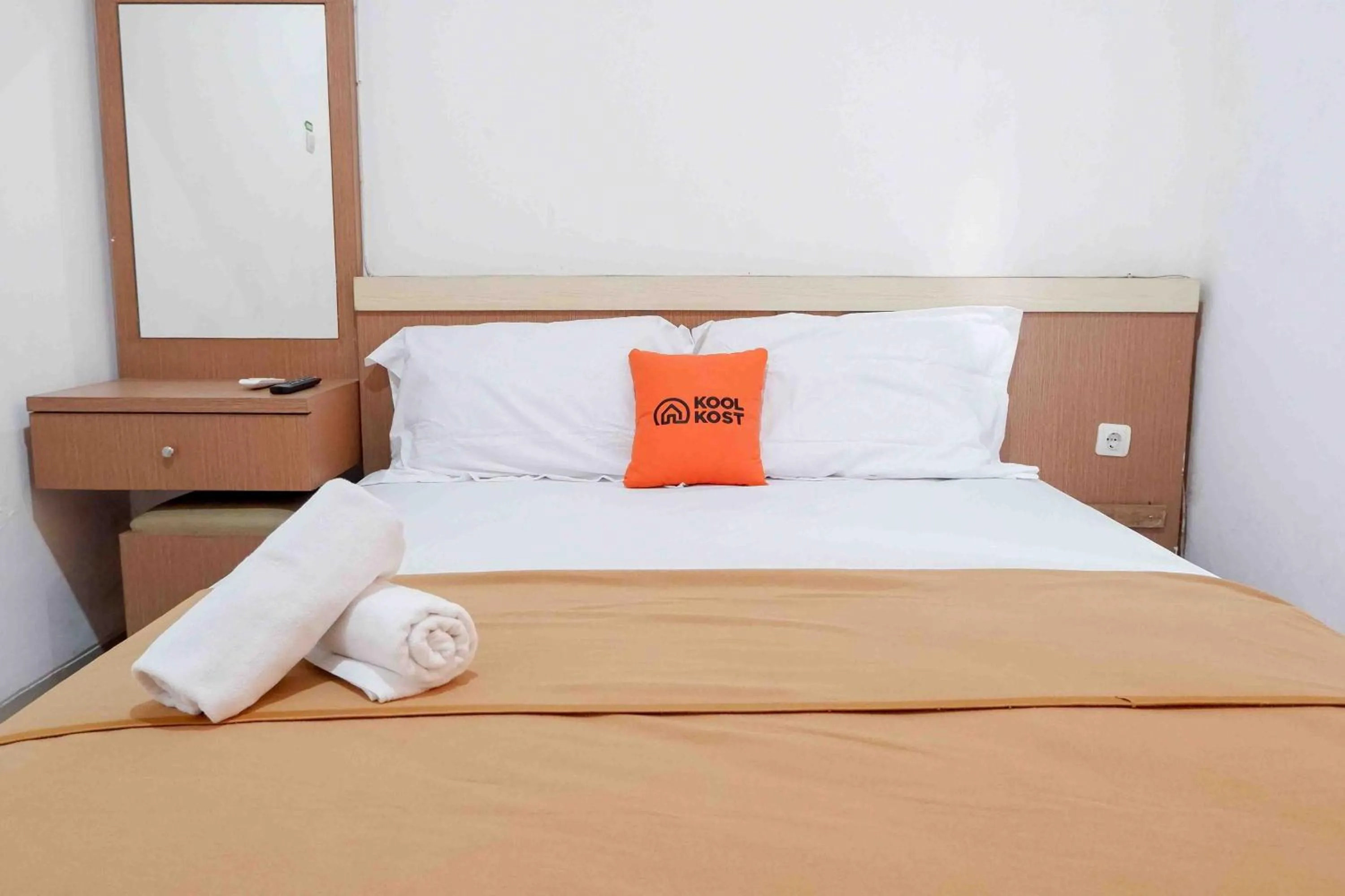 KoolKost near Sindu Kusuma Edupark 2 - Minimum Stay 30 Nights