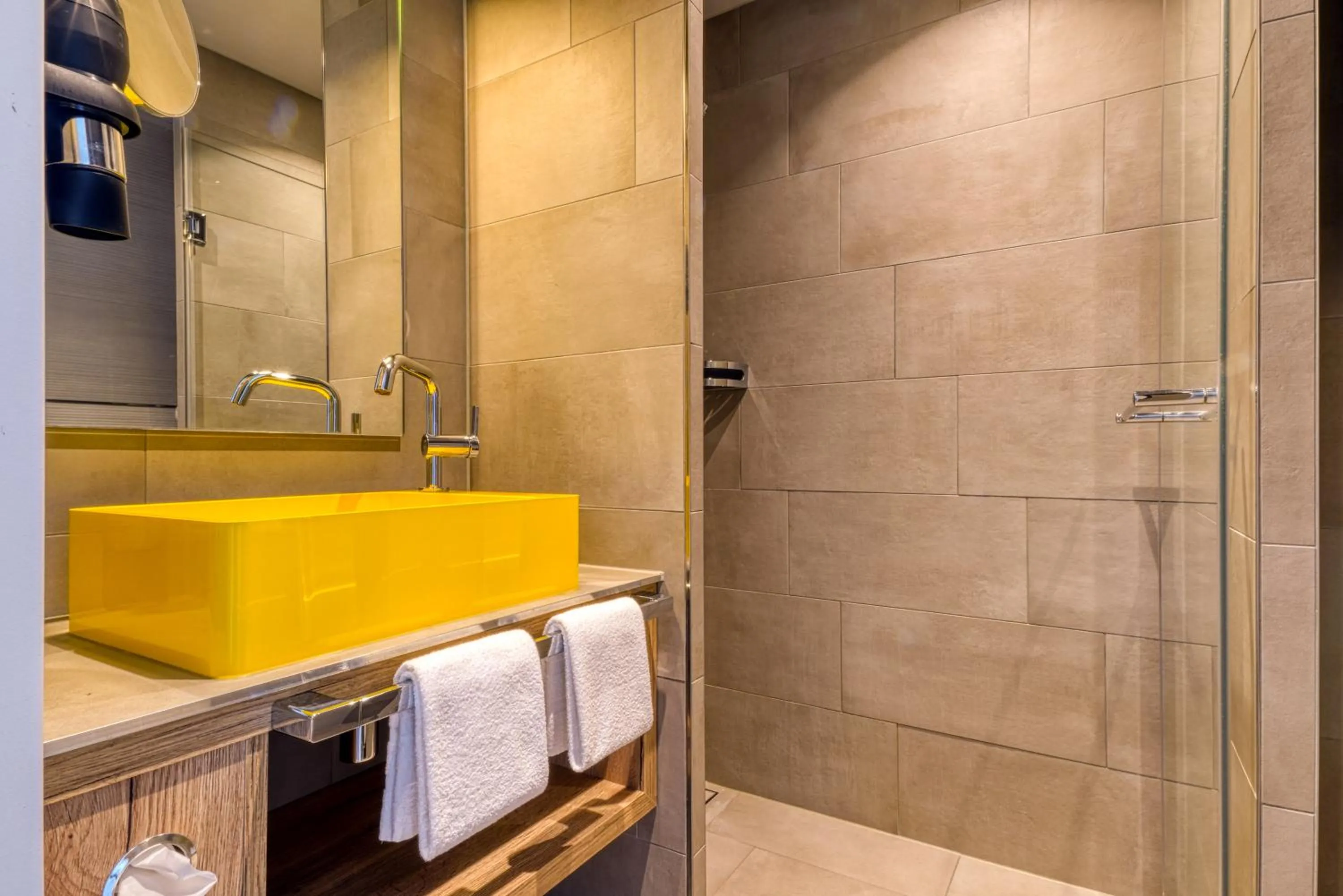 Bathroom in Vienna House Easy by Wyndham Hamburg Bergedorf