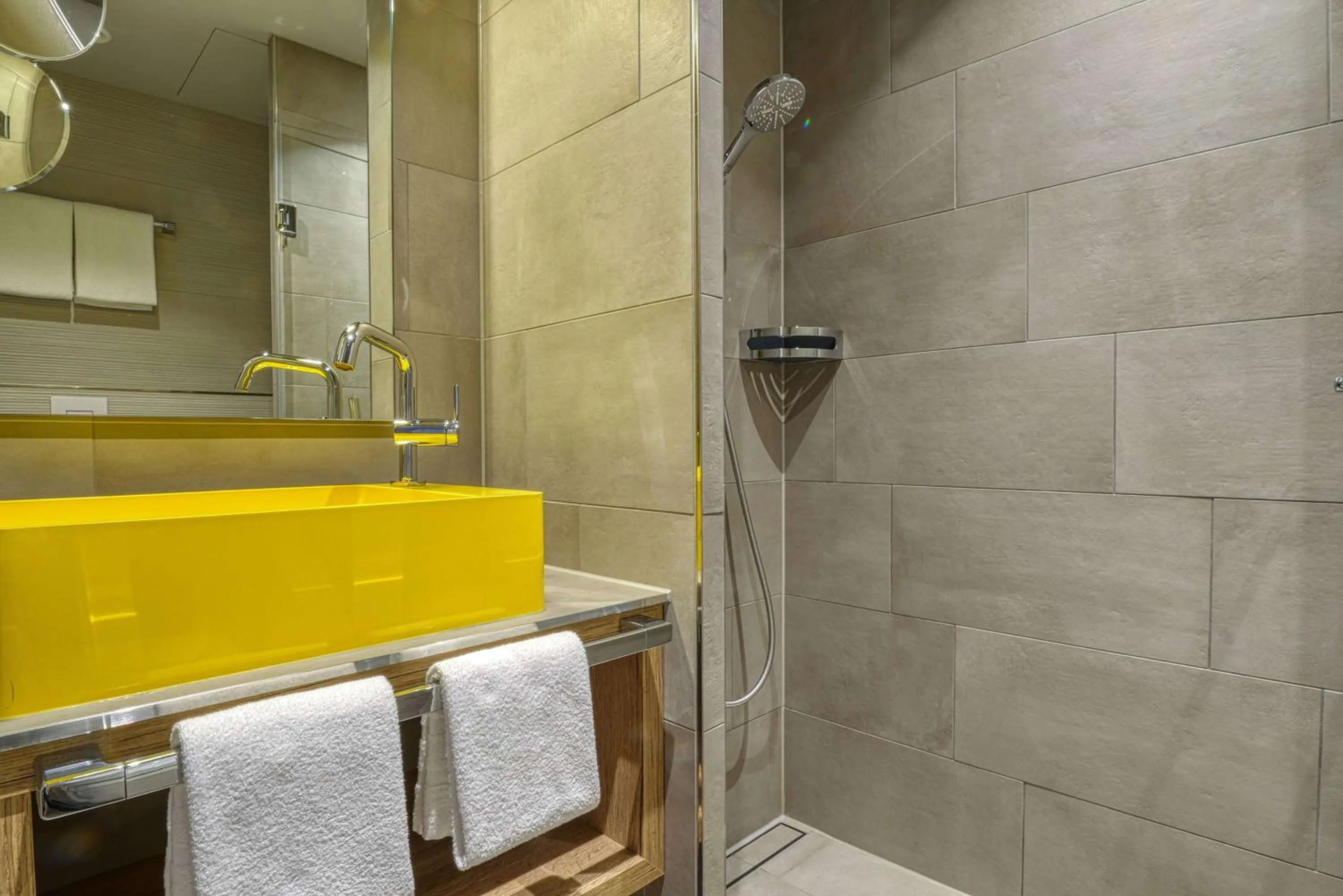 Bathroom in Vienna House Easy by Wyndham Hamburg Bergedorf