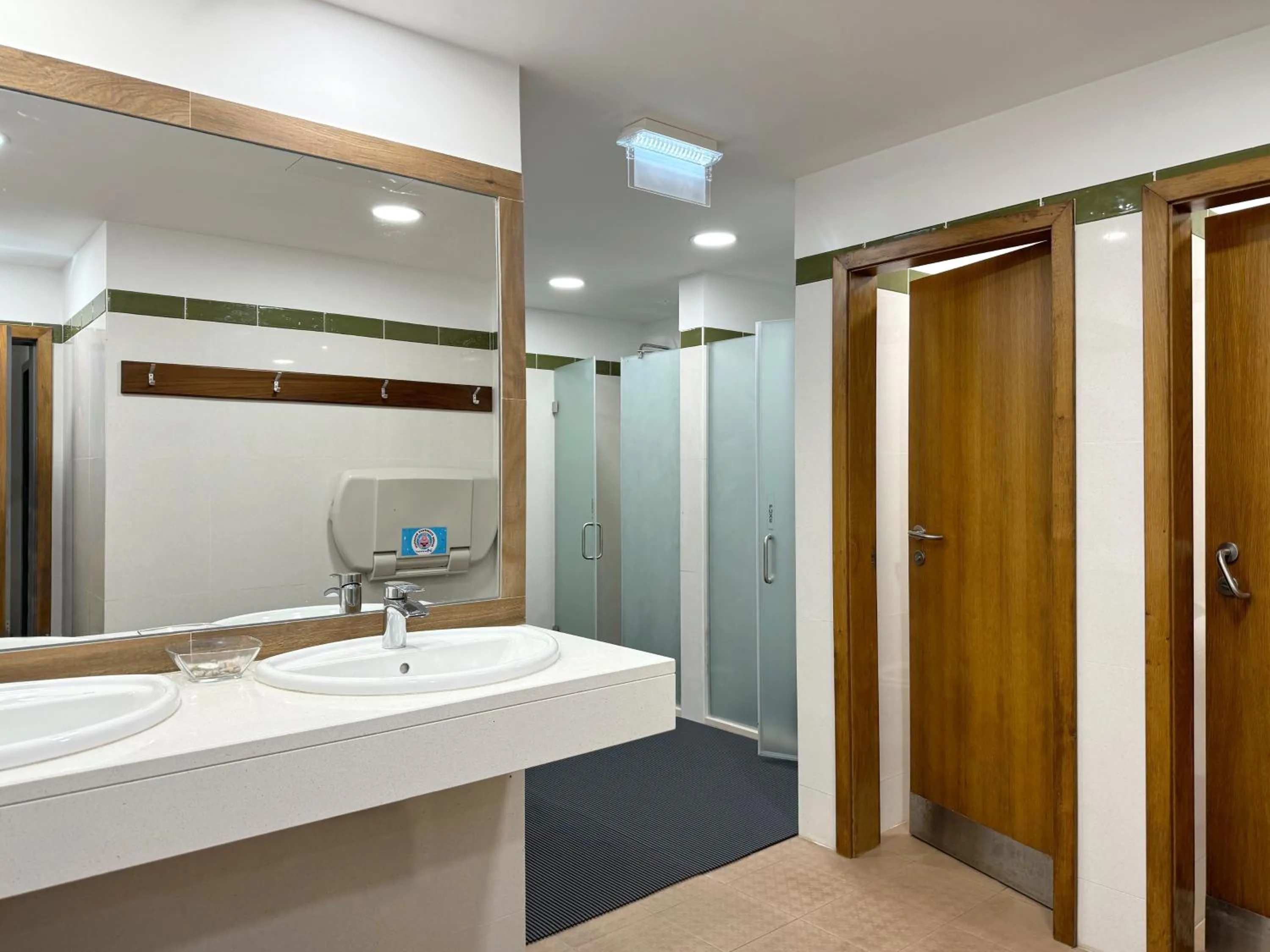 Public Bath in Village Cabo Girao