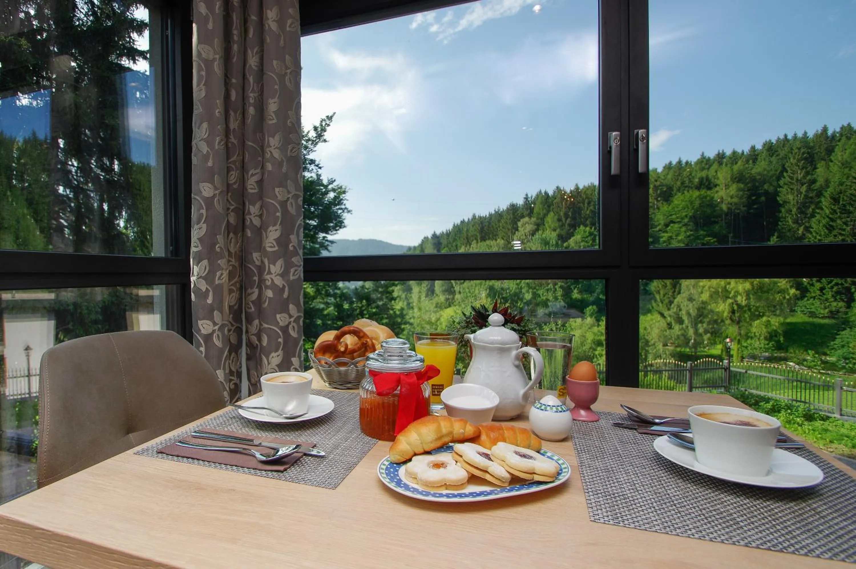 Food and drinks in Apartment Hotel Christine