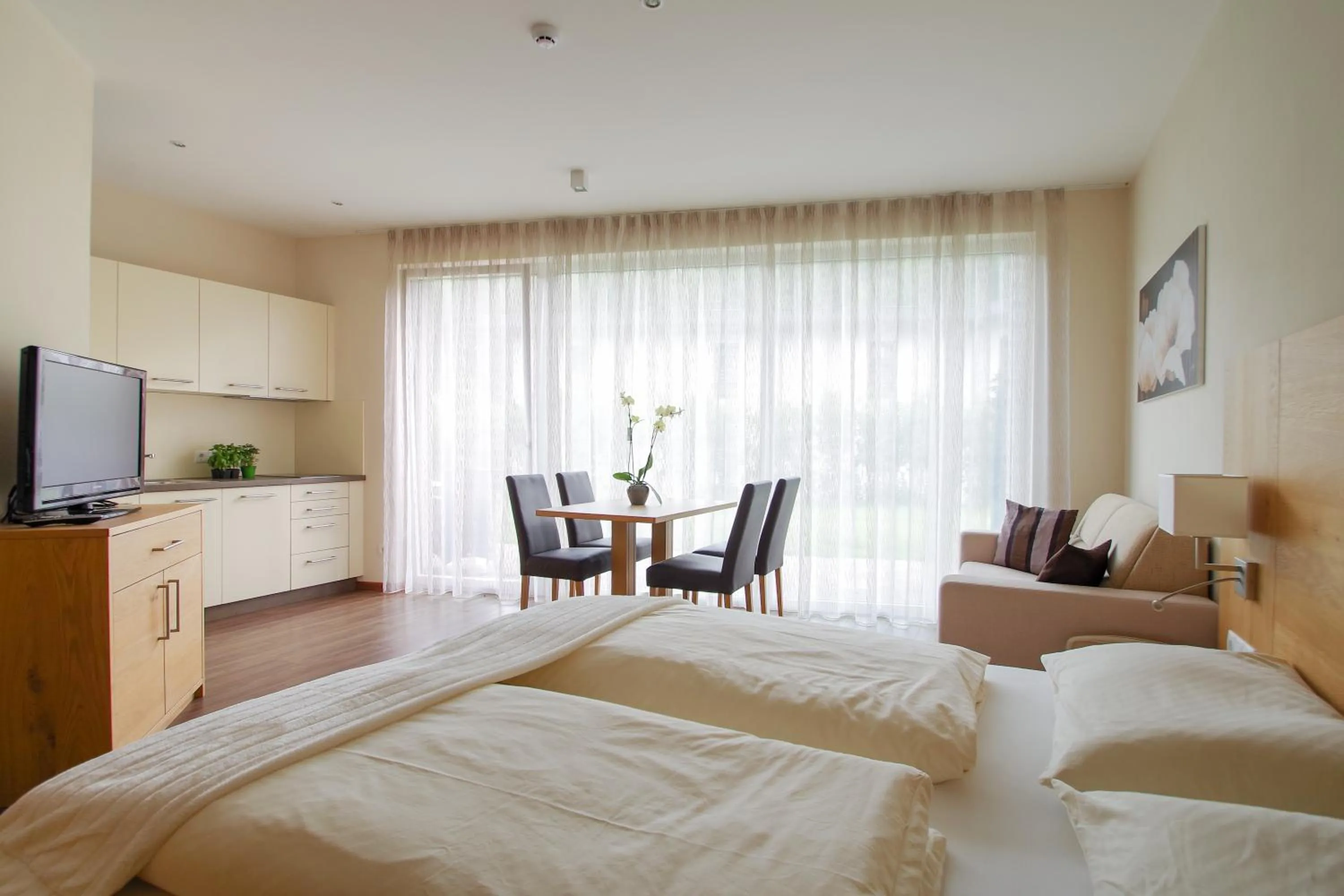 Bedroom, Bed in Apartment Hotel Christine