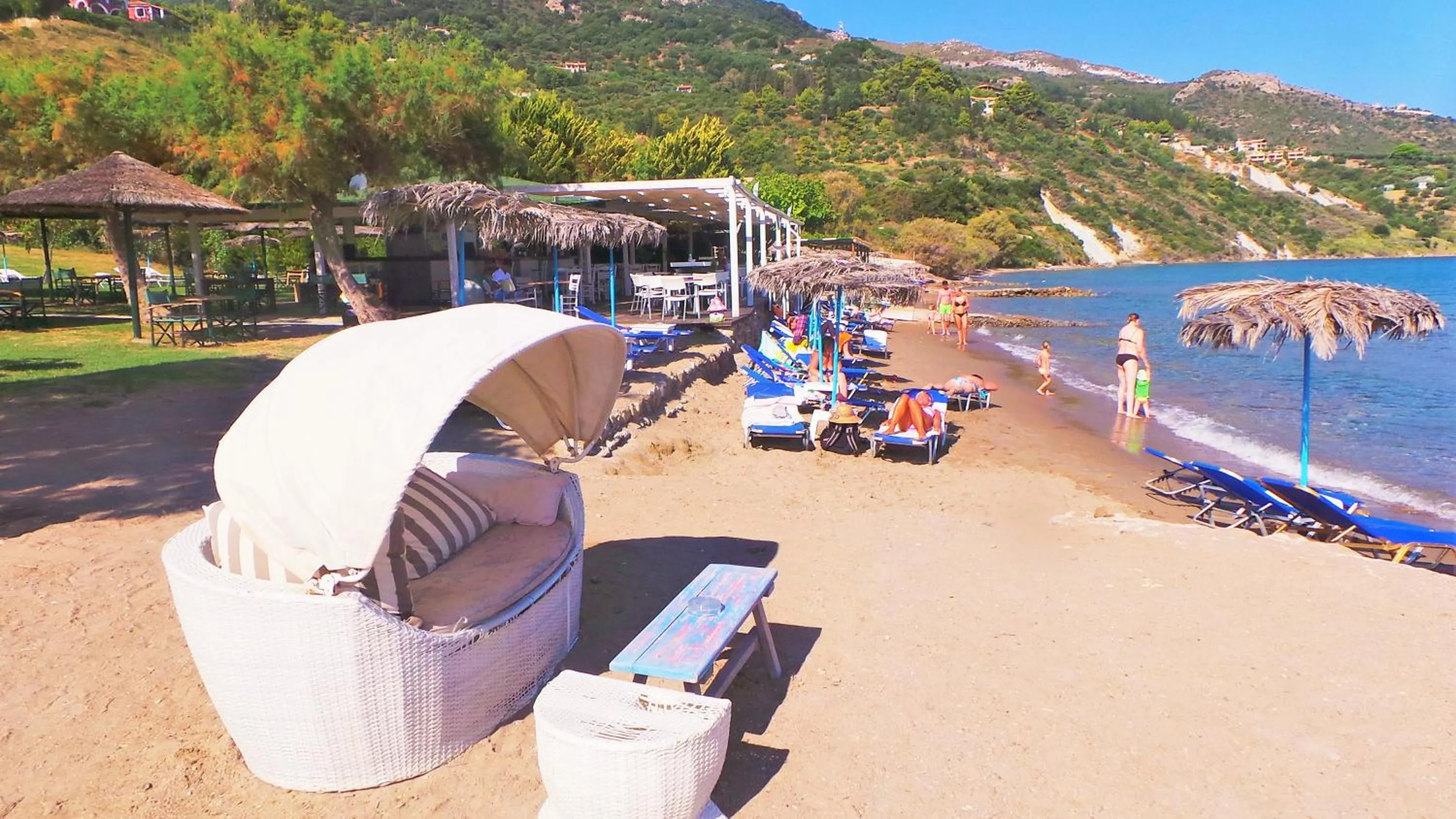 Restaurant/places to eat in Fiore Beach Studios