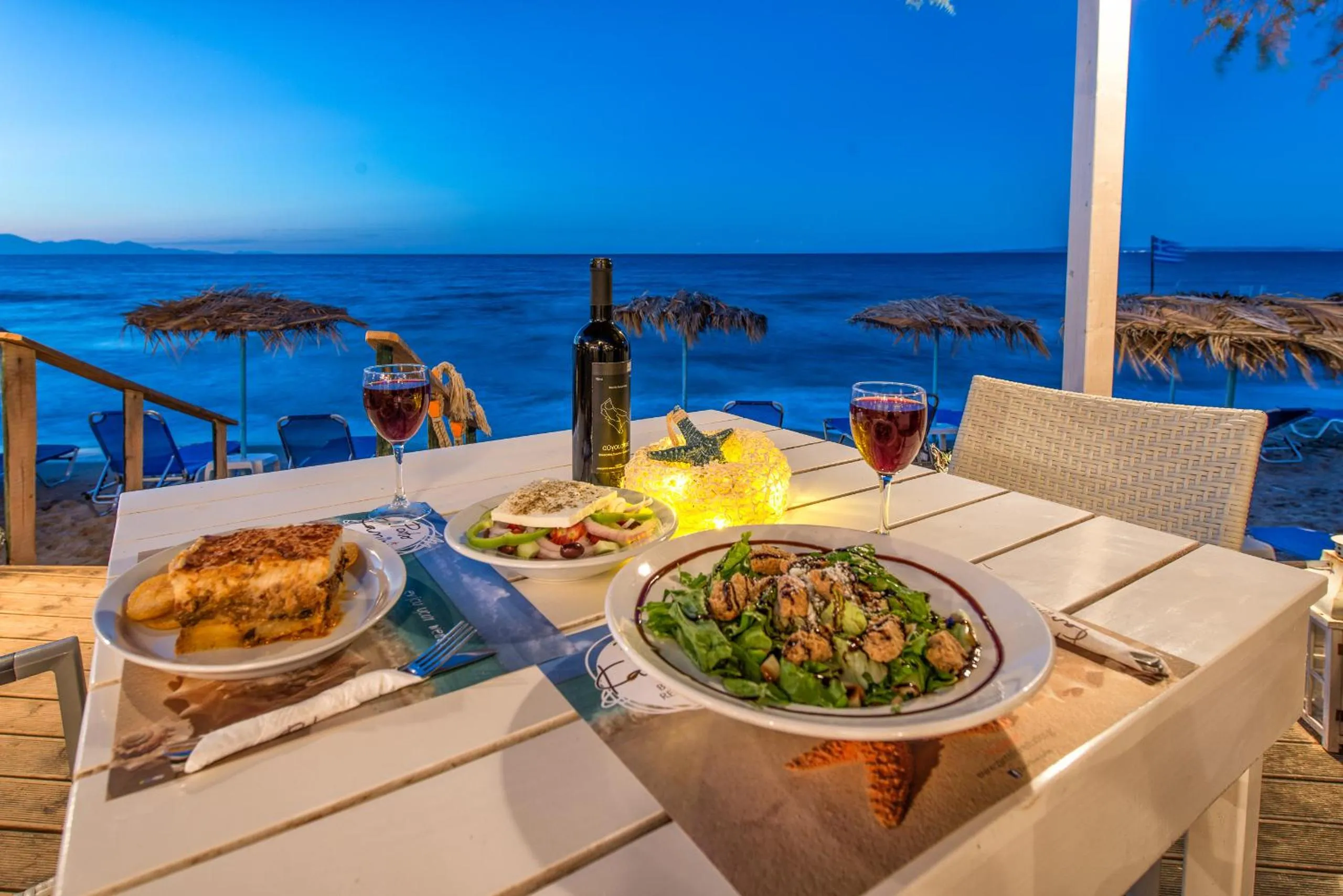 Food and drinks in Fiore Beach Studios