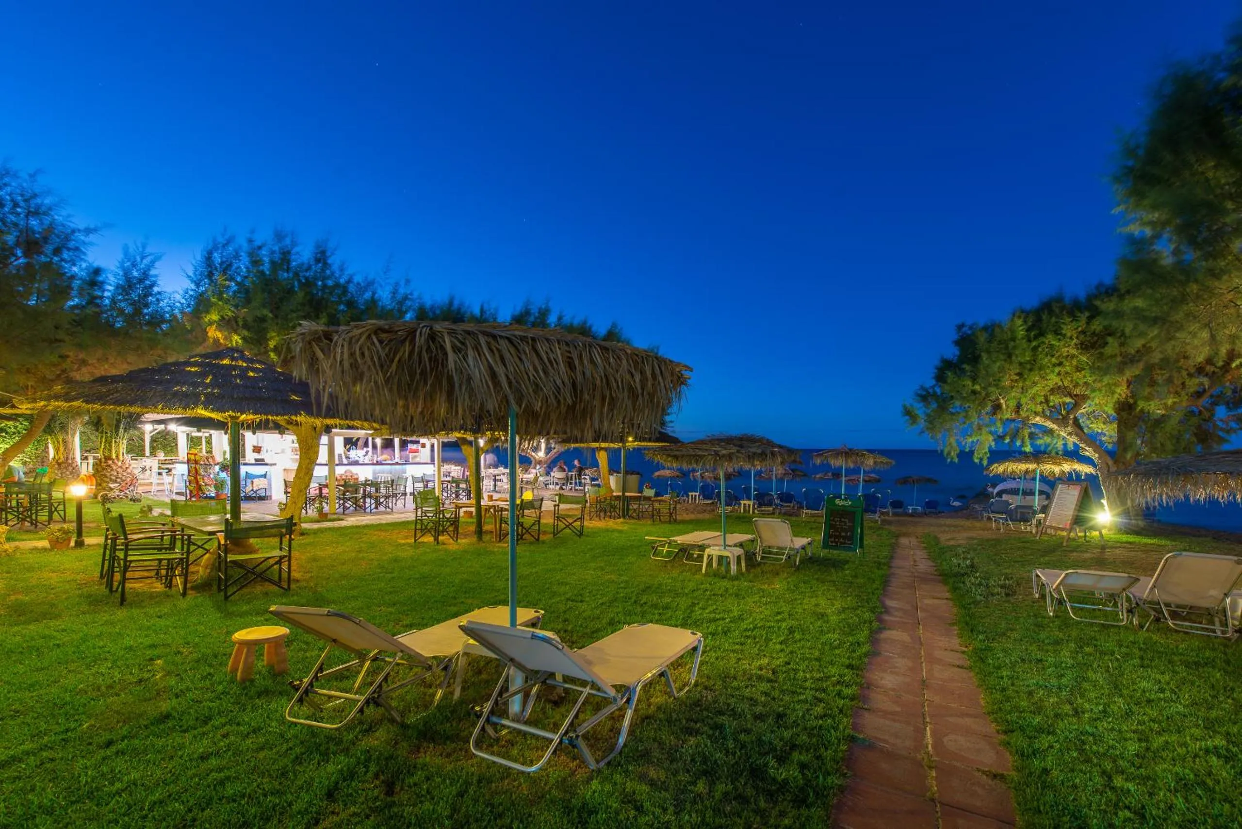 Garden in Fiore Beach Studios