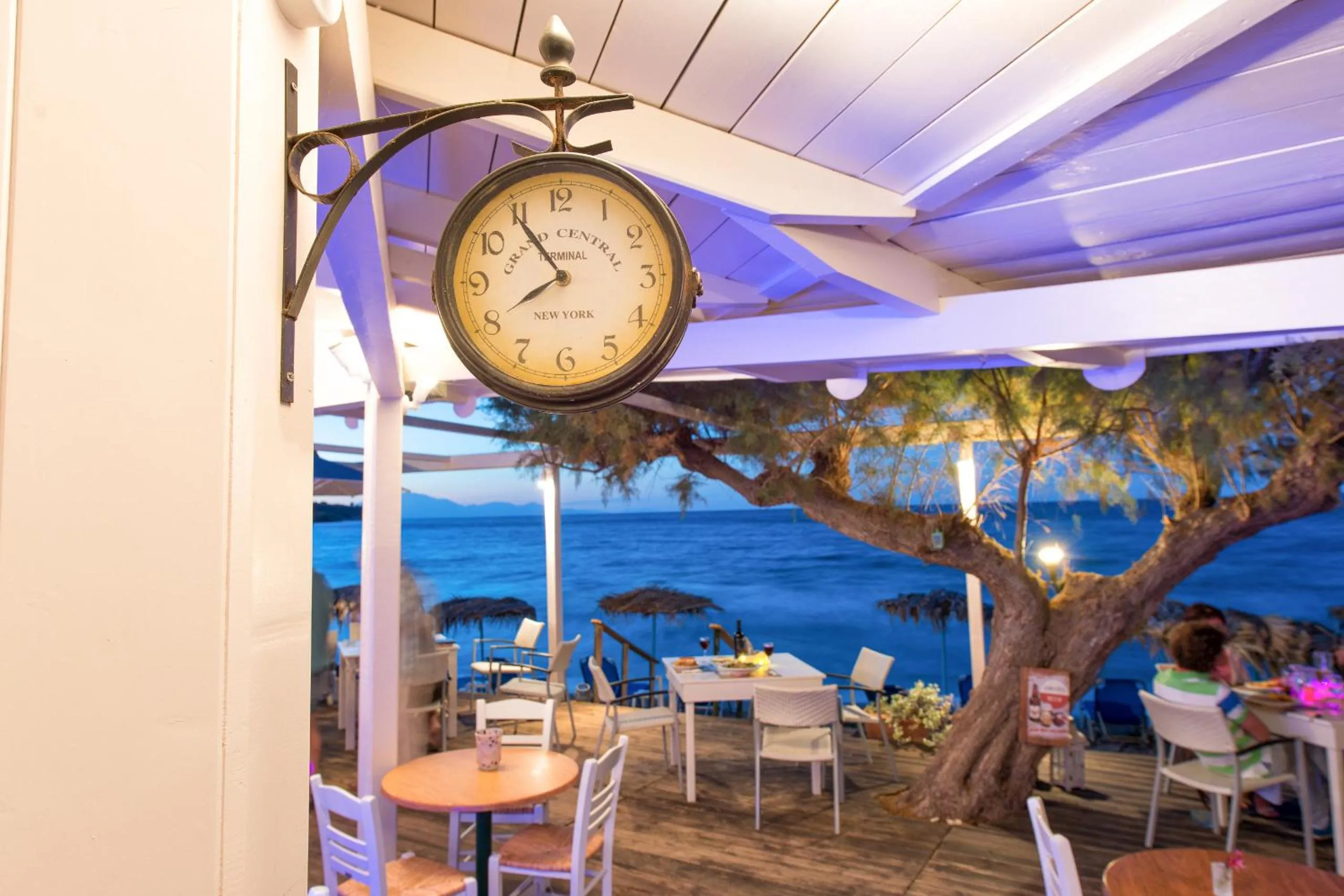 Lounge or bar in Fiore Beach Studios