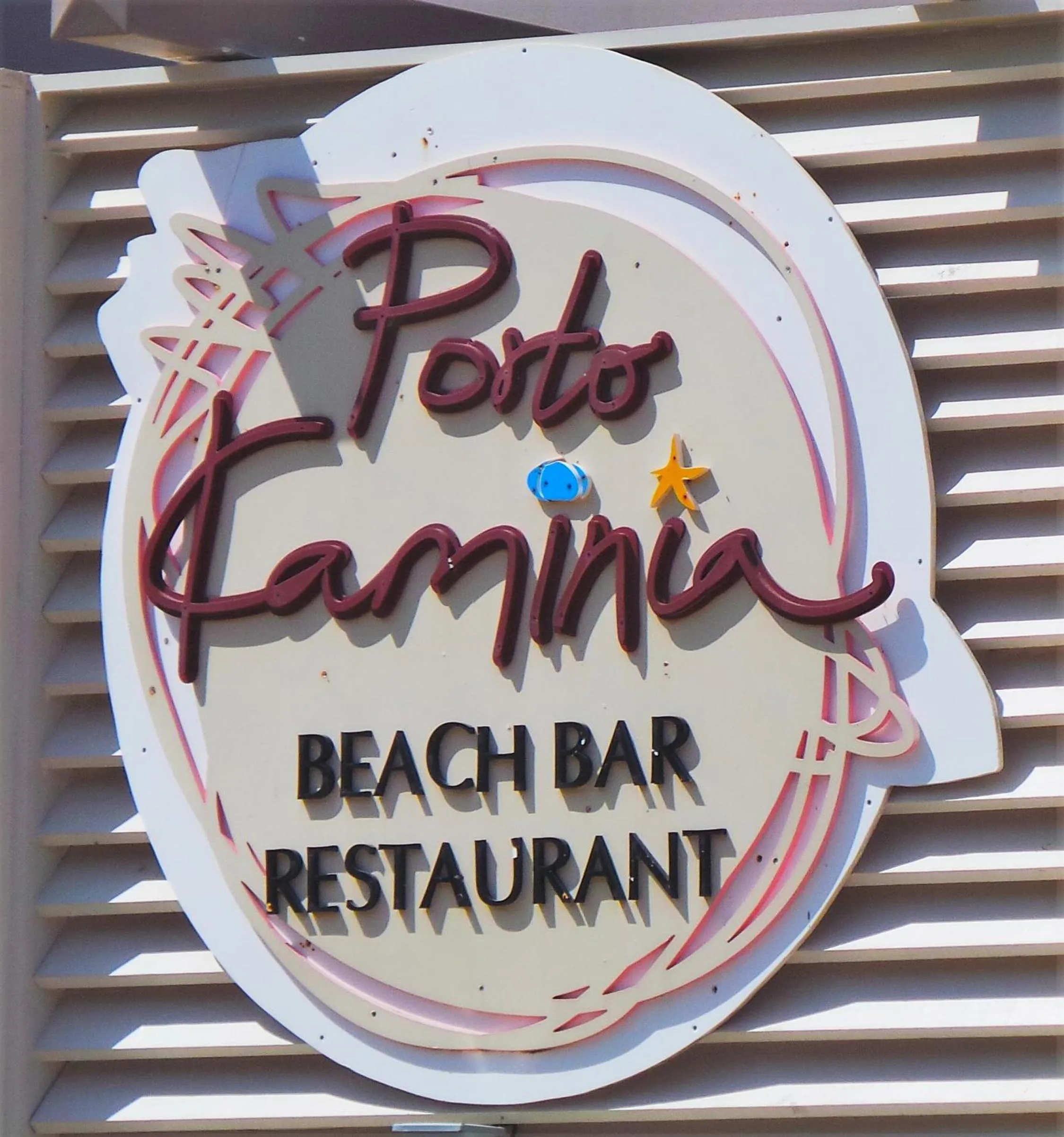 Restaurant/places to eat in Fiore Beach Studios