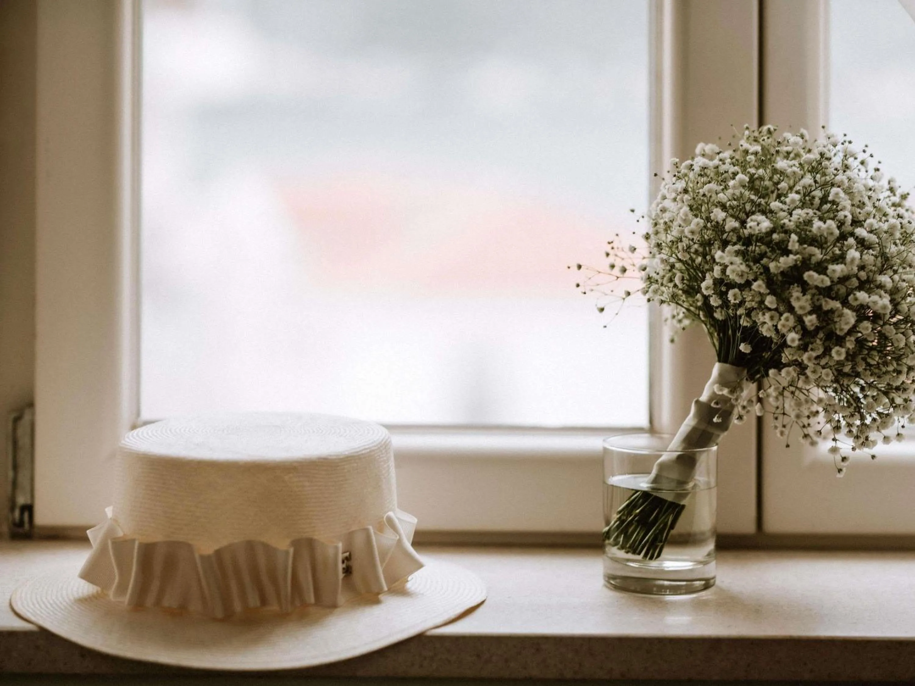 wedding in Rimrock Banff, Emblems Collection