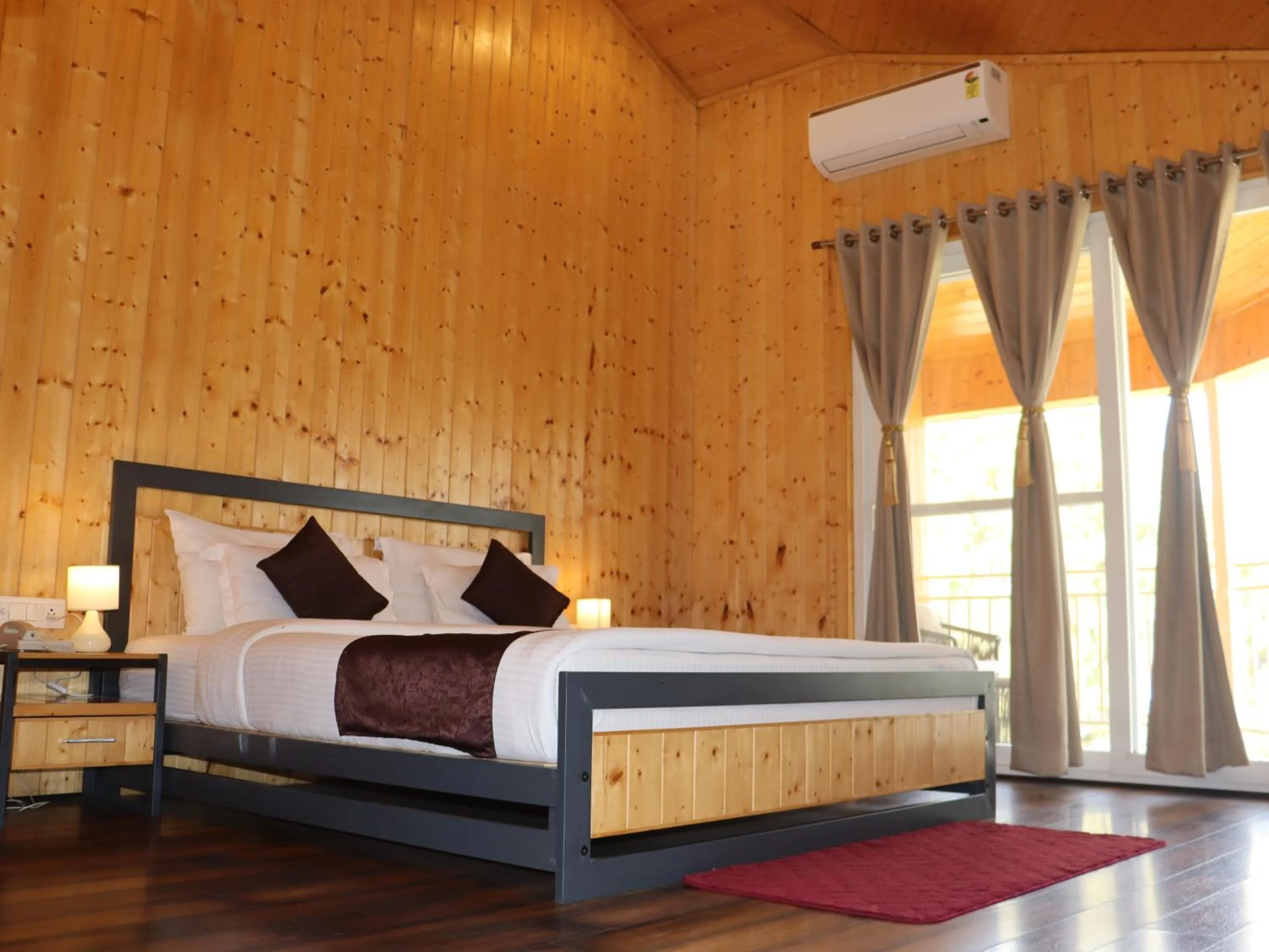 Bed in The Woods Retreat