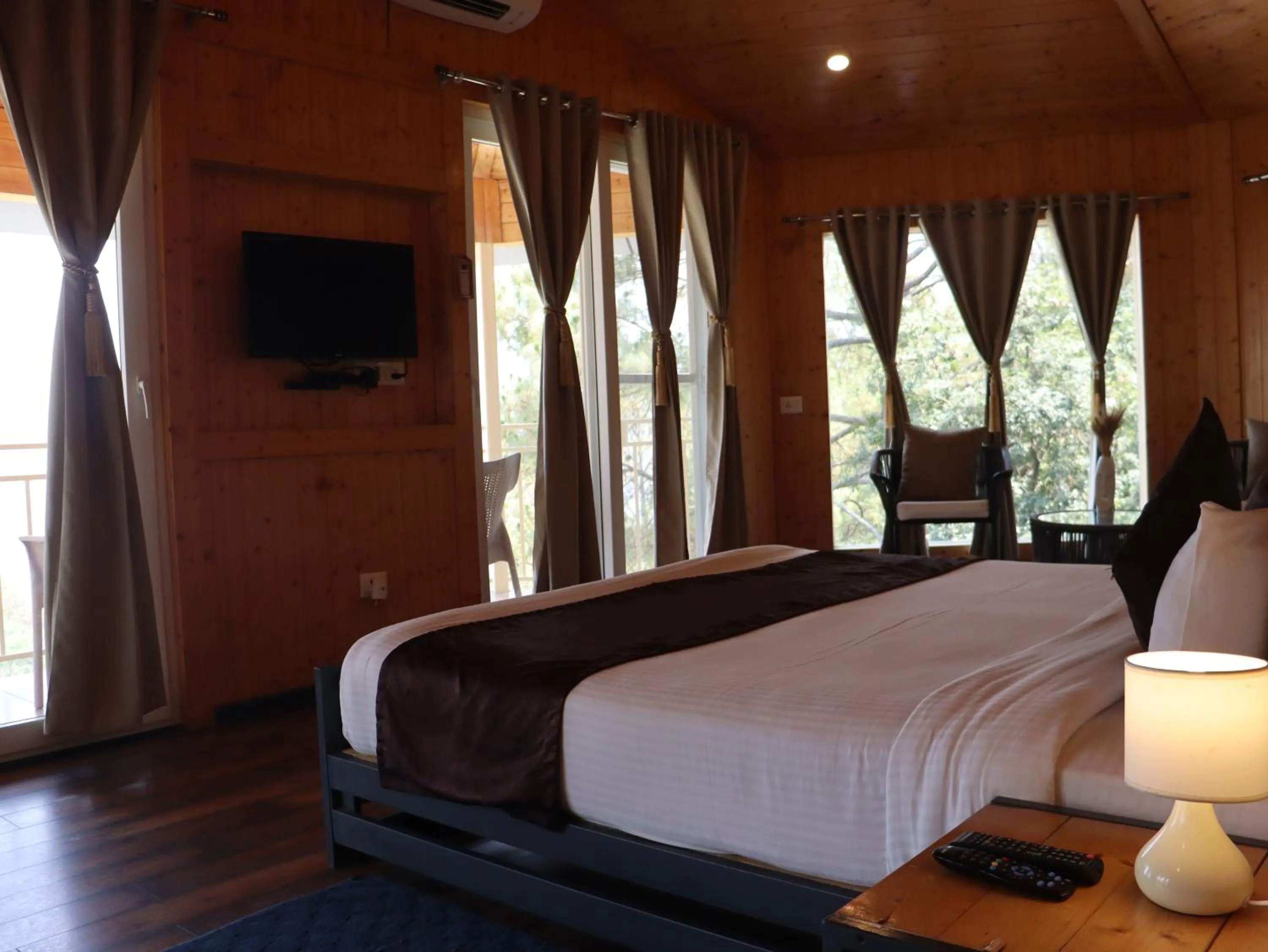 Bed in The Woods Retreat