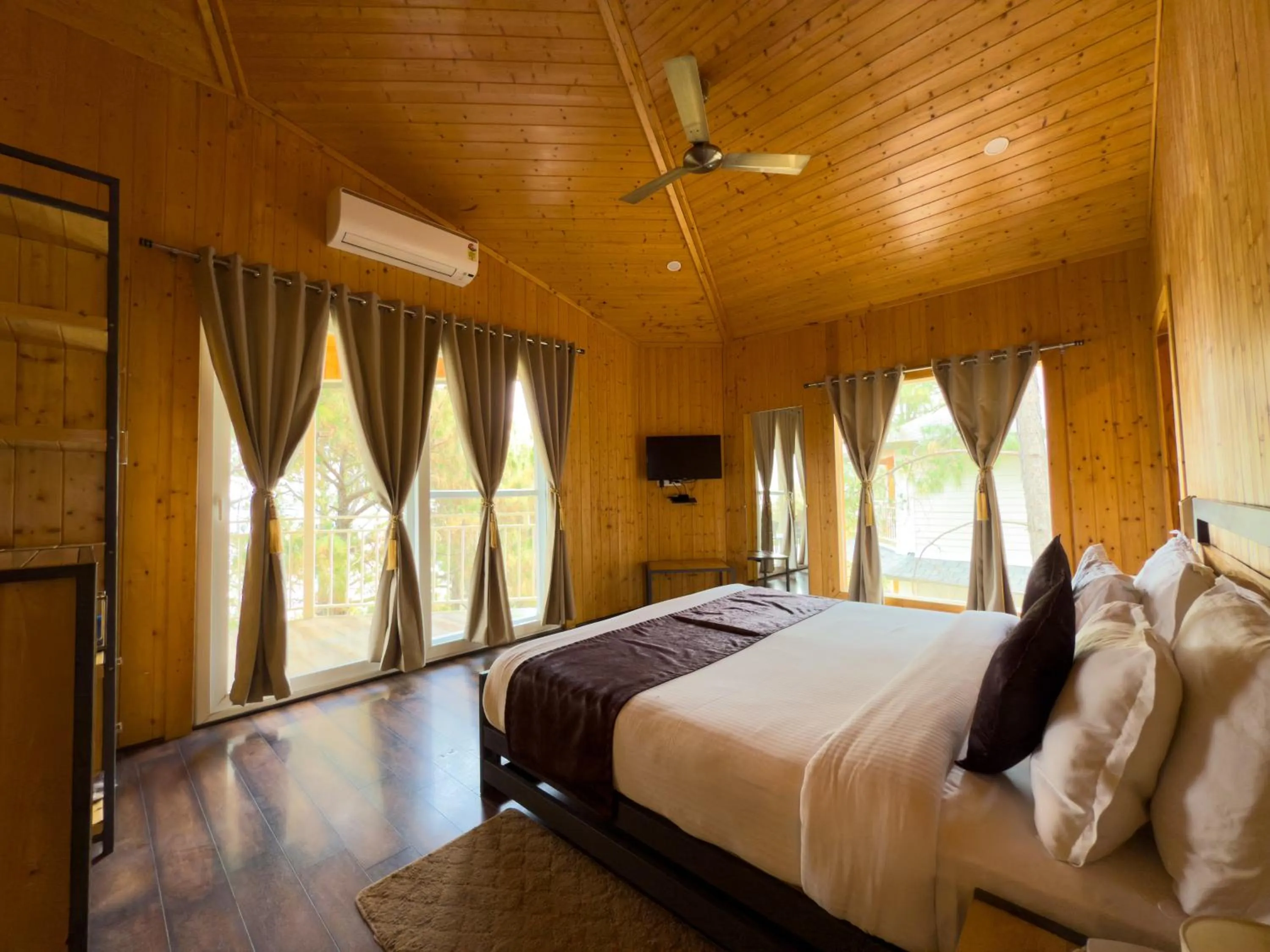 Bed in The Woods Retreat