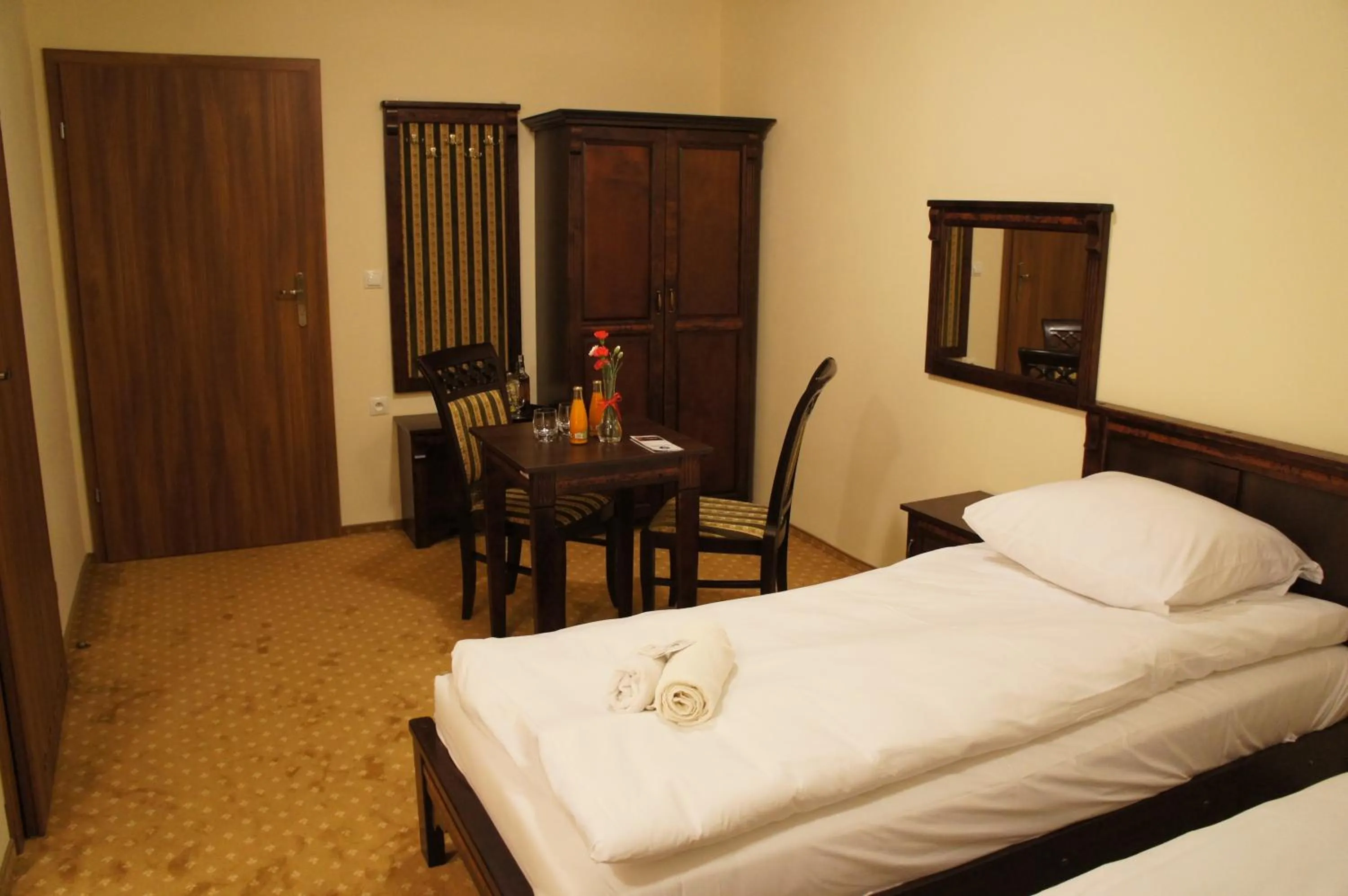 Photo of the whole room, Bed in Dworska Elektrownia