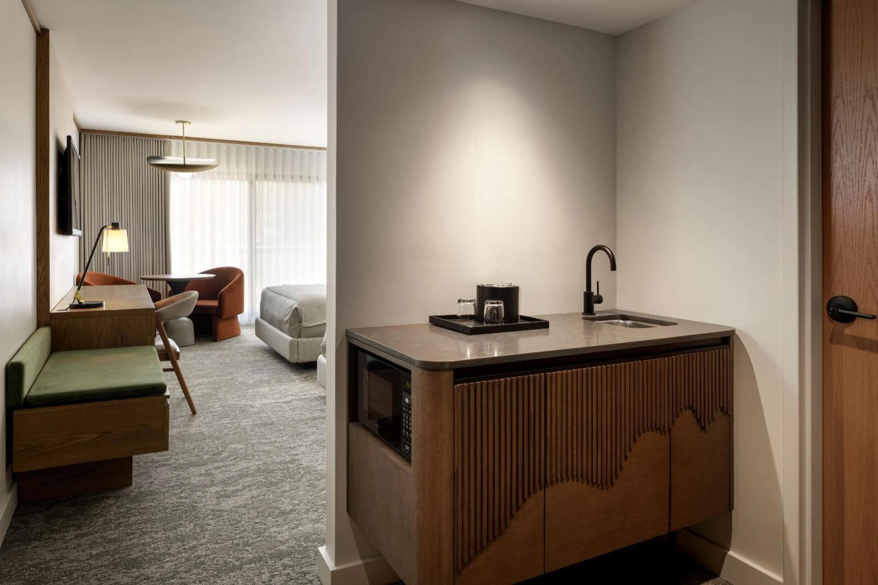 microwave in Banff Park Lodge