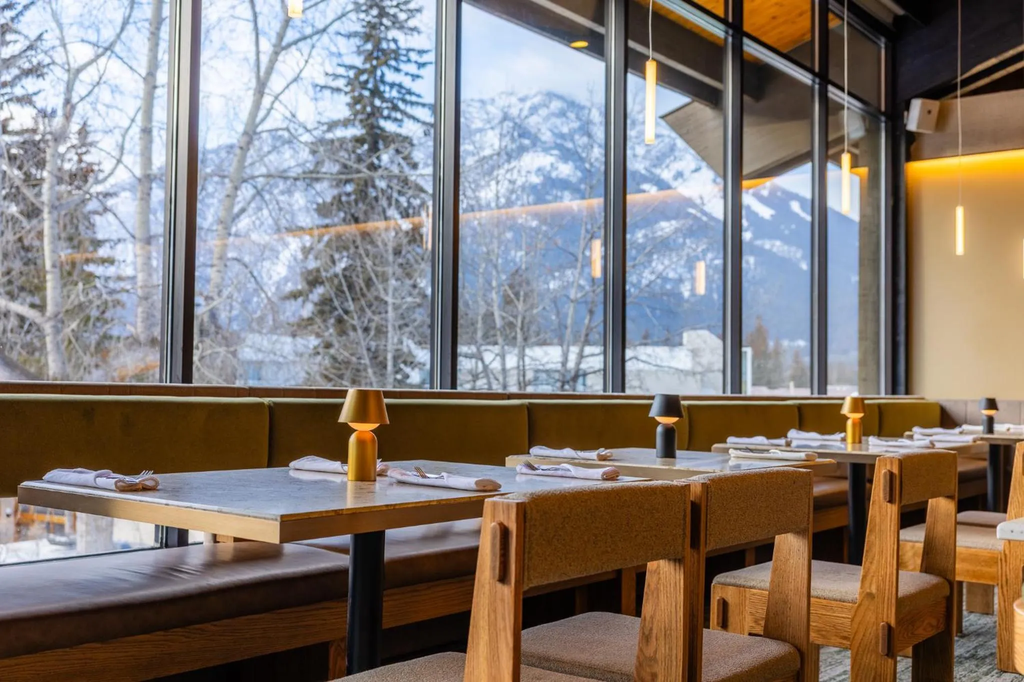 Restaurant/places to eat in Banff Park Lodge