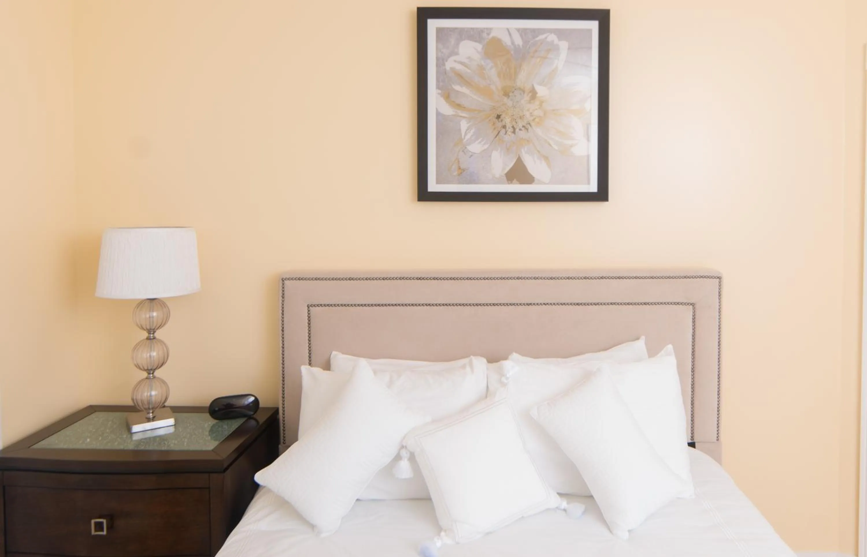 Bed in The Hamilton Beach Villas & Spa