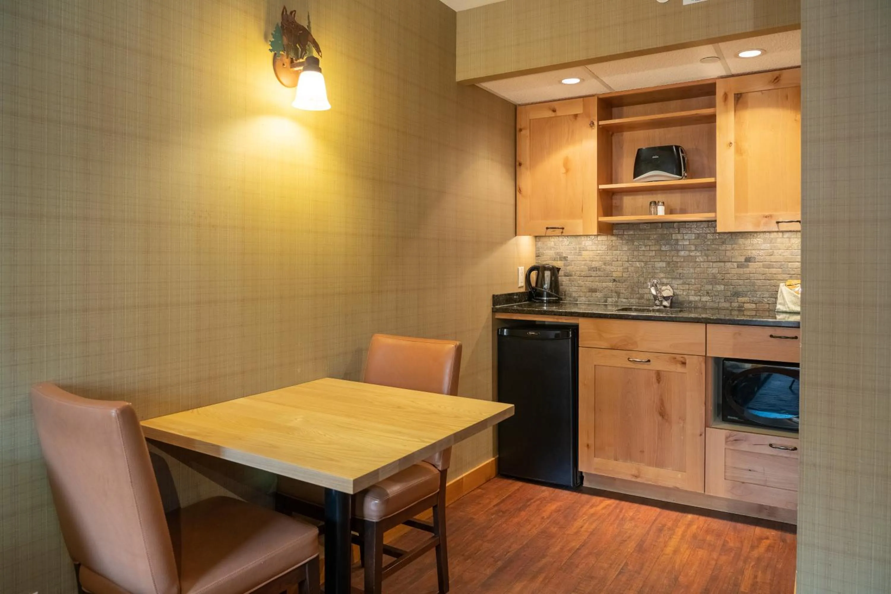 Coffee/tea facilities in Fox Hotel and Suites