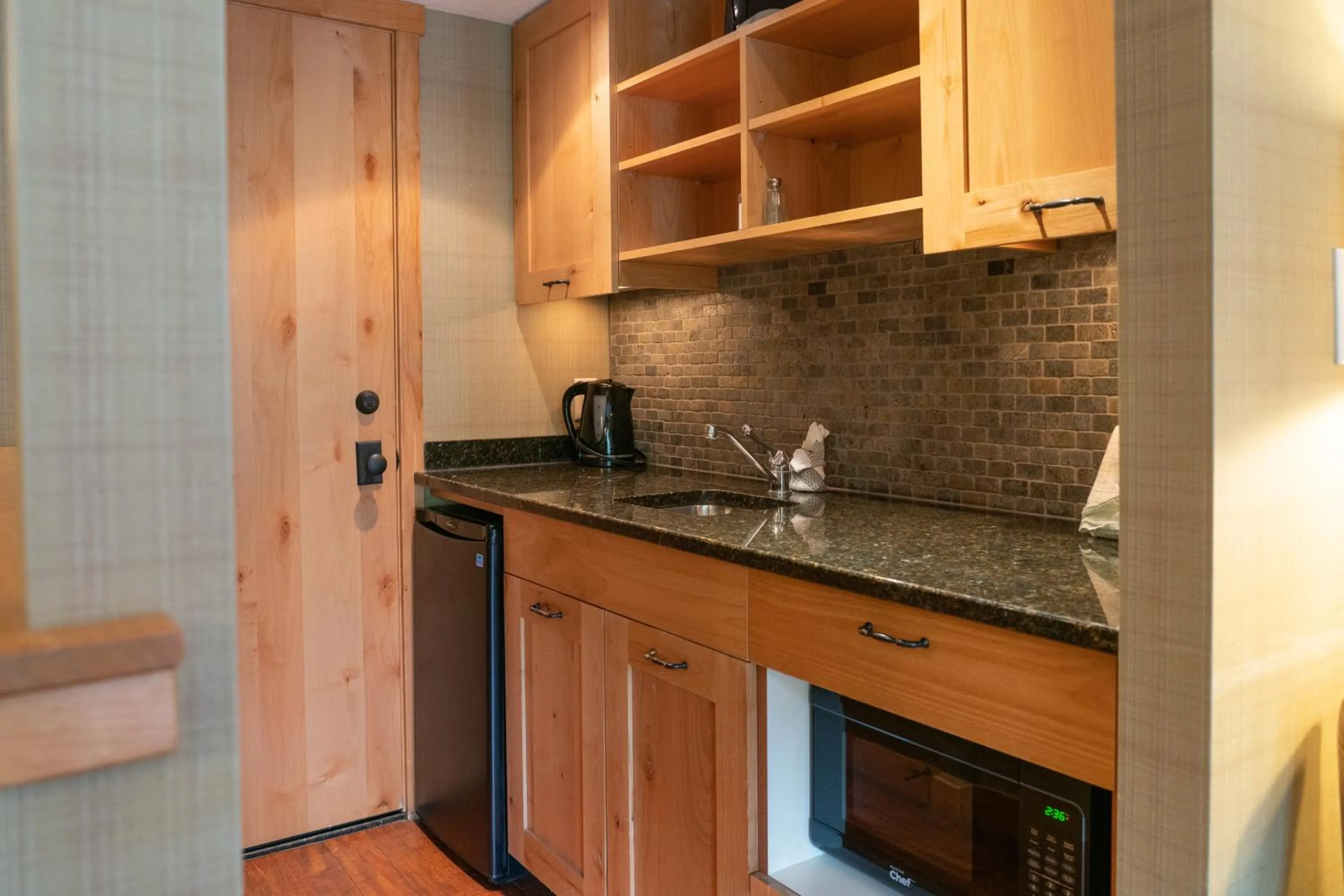 Coffee/tea facilities in Fox Hotel and Suites