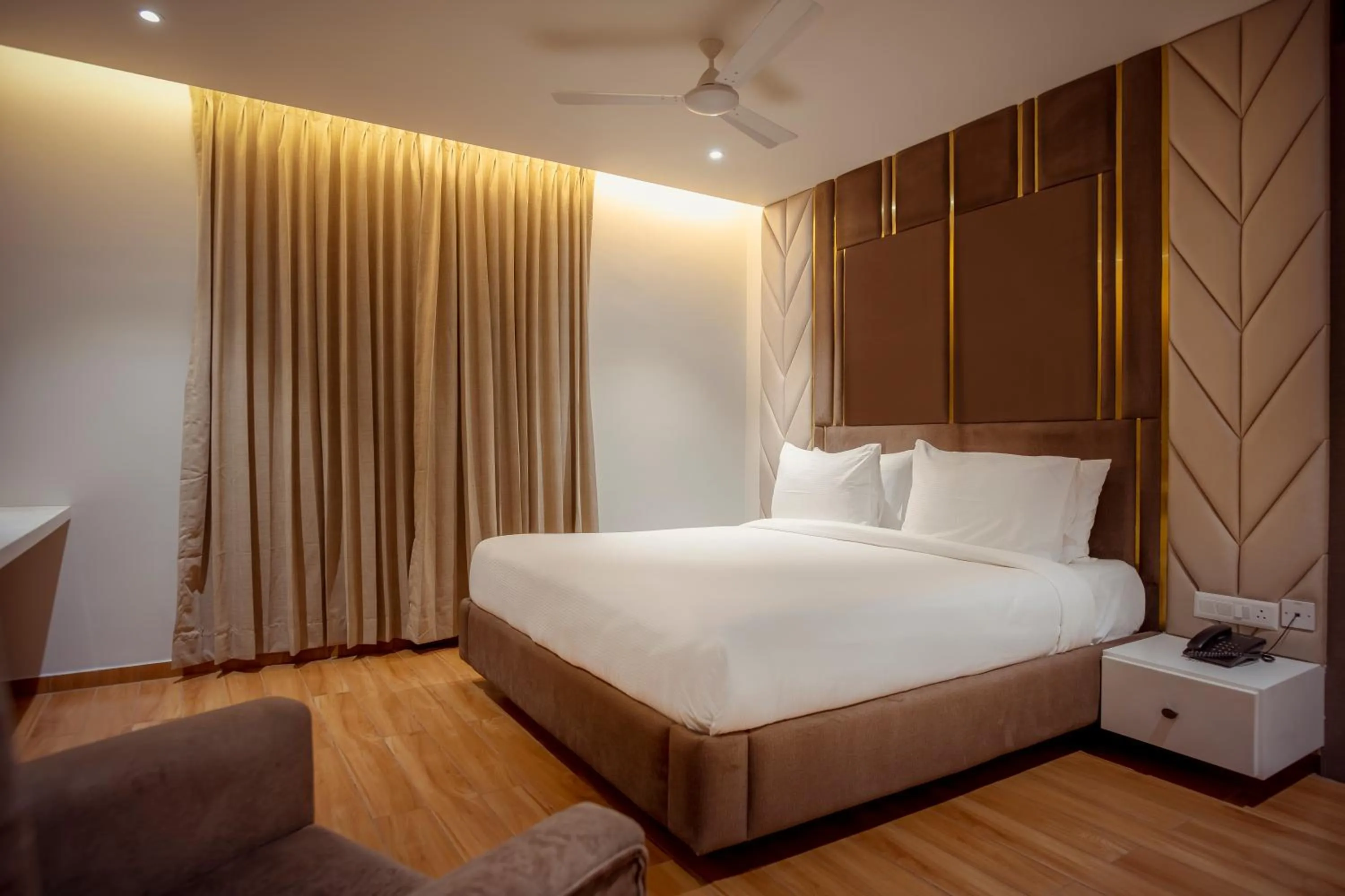 Bedroom, Bed in Northway Hotel