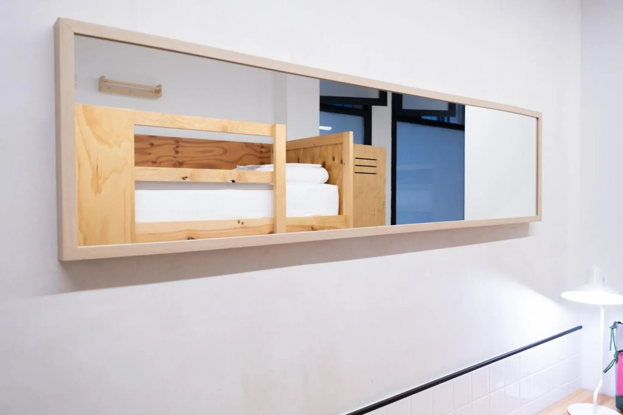 Single Bed in 4-Bed Mixed Dormitory Room with Shared Bathroom in The Hat Madrid Single Bed in 4-Bed Mixed Dormitory Room with Shared Bathroom in The Hat Madrid