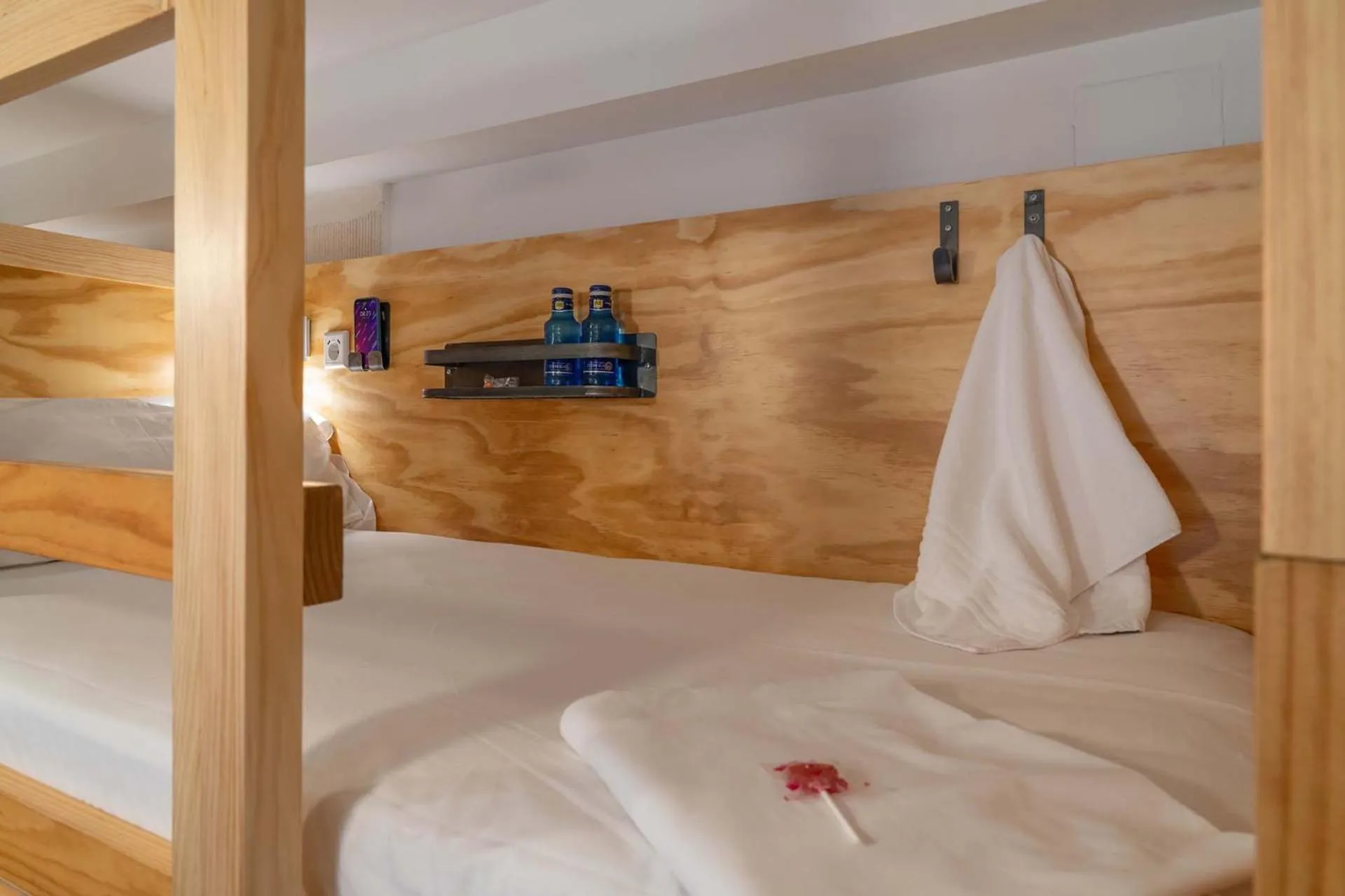 Bed in The Hat Madrid