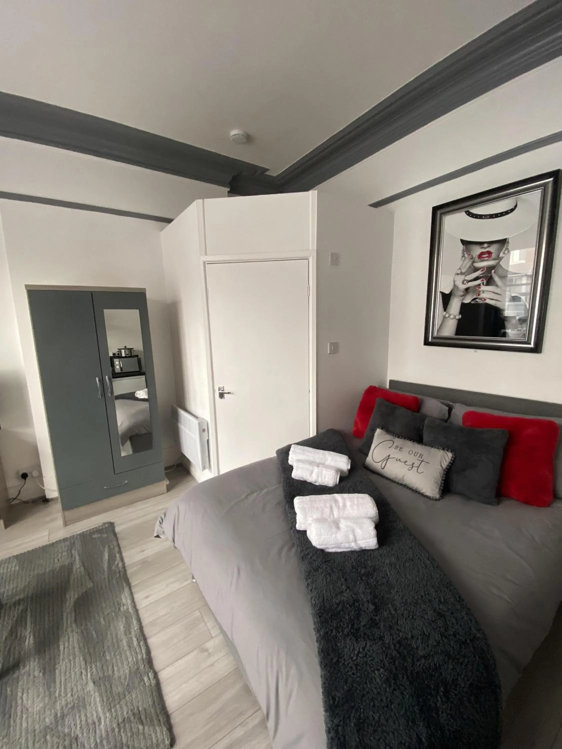 Bedroom, Bed in Blackpool Abode - 124 Elite Apartments