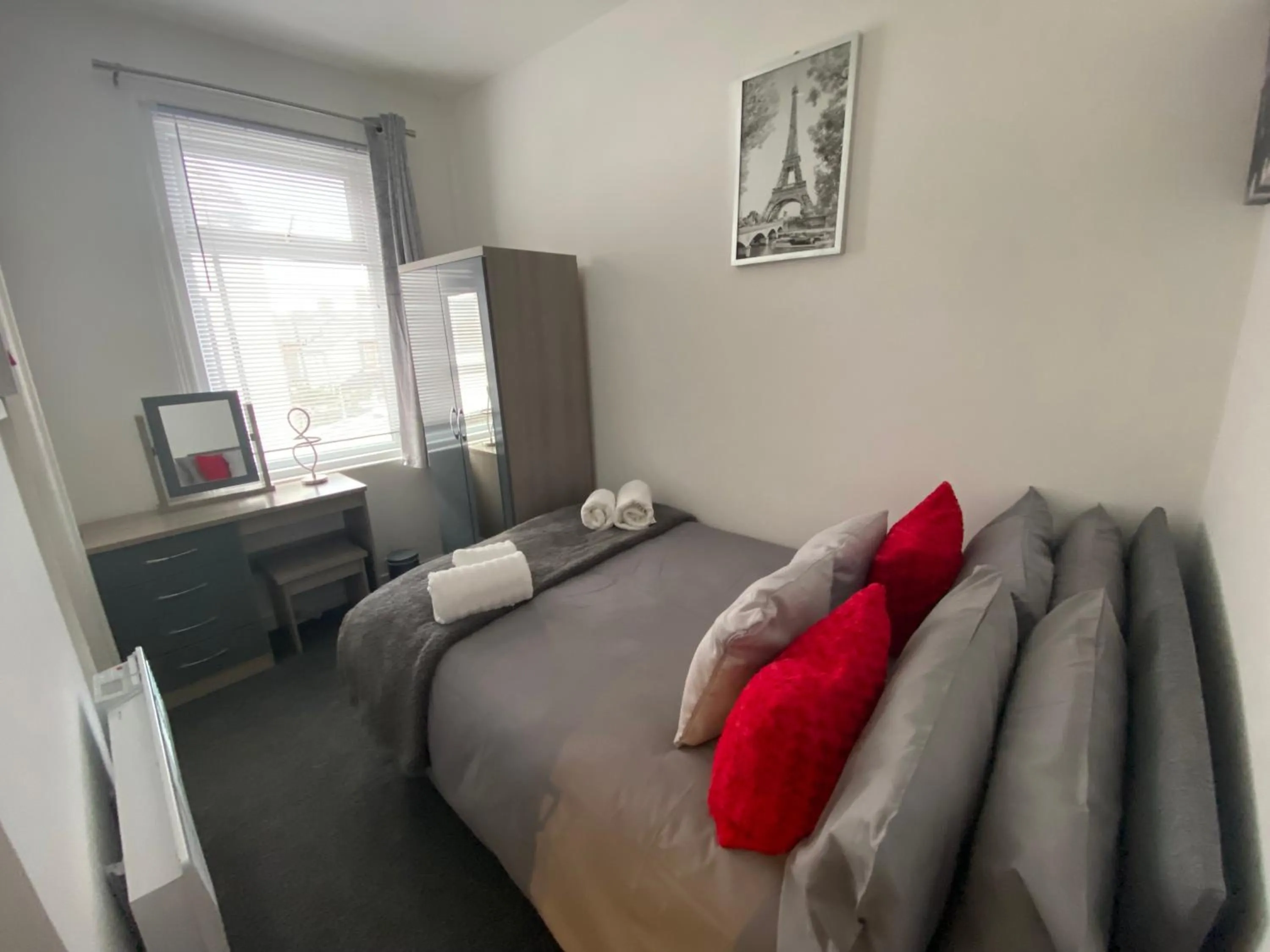 Bedroom, Bed in Blackpool Abode - 124 Elite Apartments