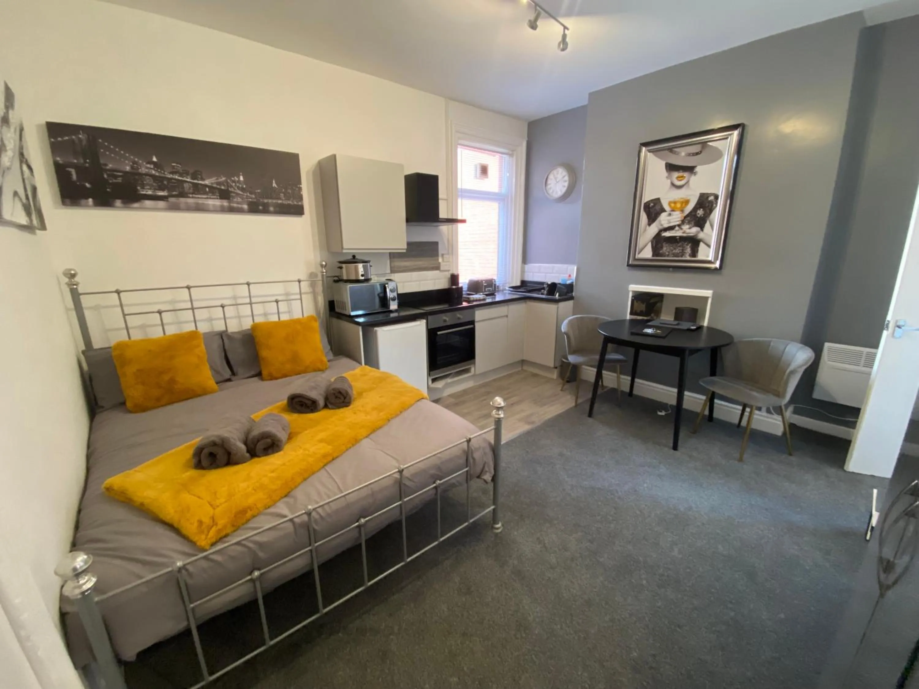 Bedroom in Blackpool Abode - 124 Elite Apartments