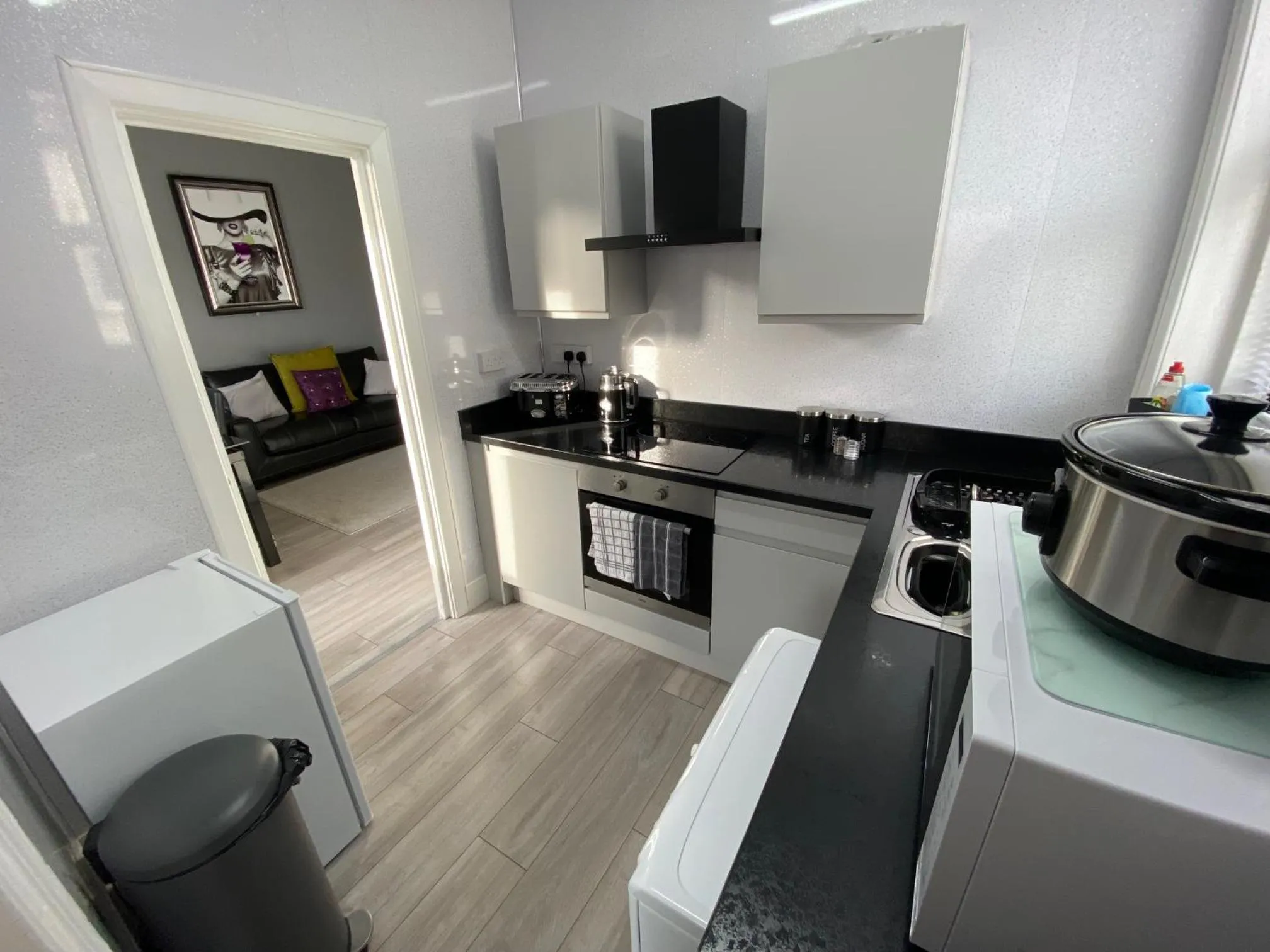 Kitchen or kitchenette in Blackpool Abode - 124 Elite Apartments