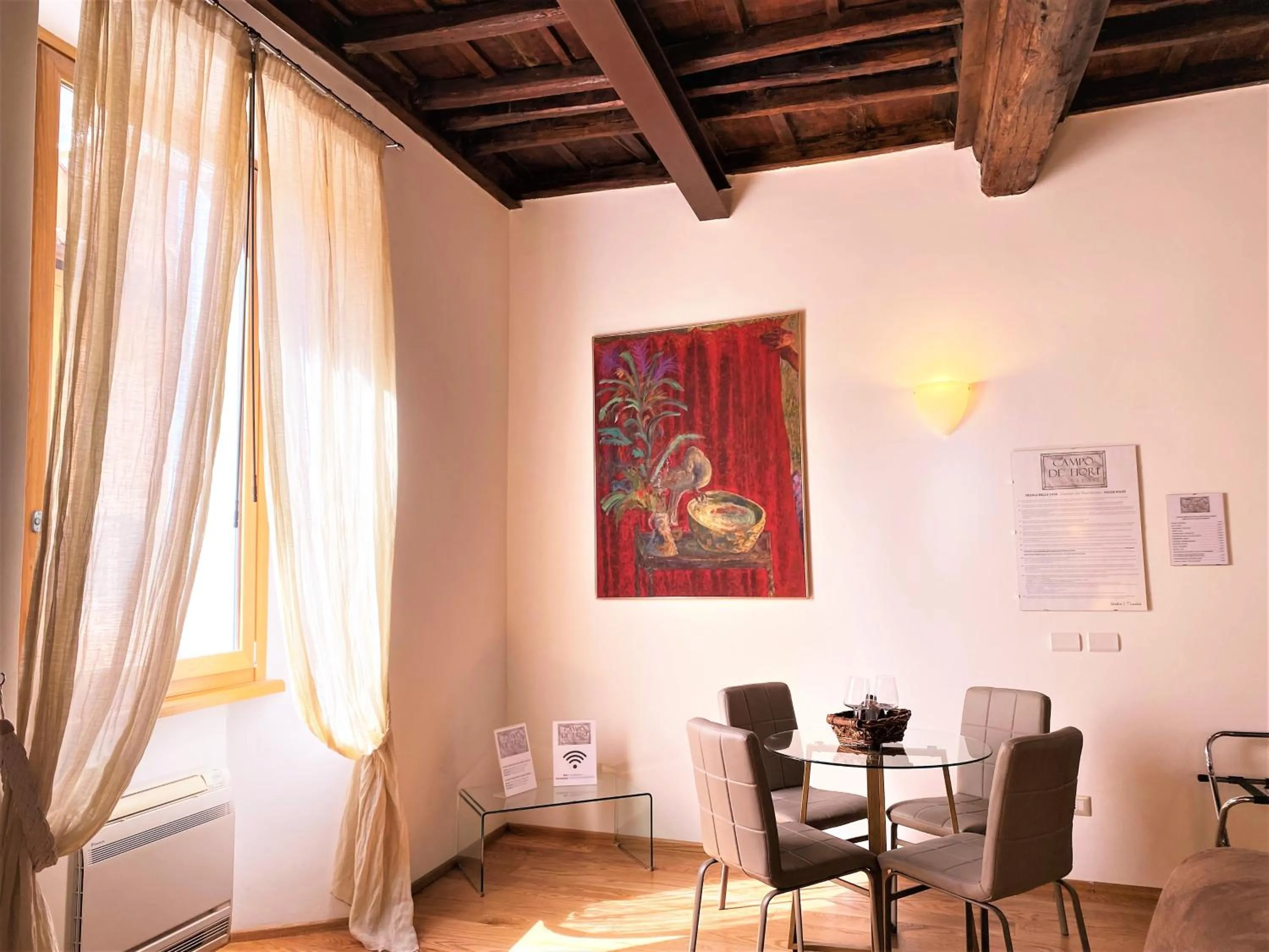 Decorative detail in Campo De Fiori Relais