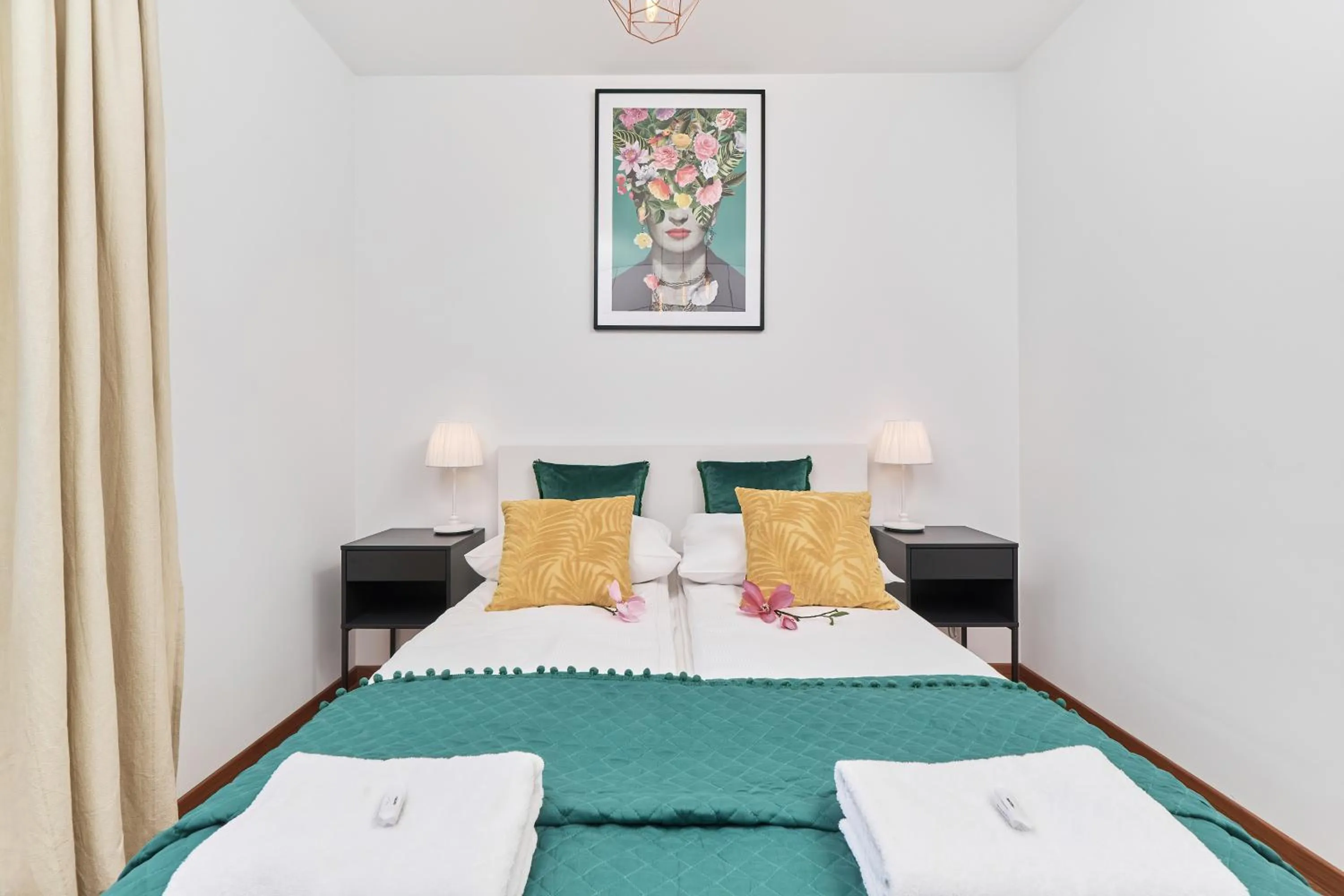 Bed in Nowa Tęczowa Apartments Promenada Staromiejska by Noclegi Renters