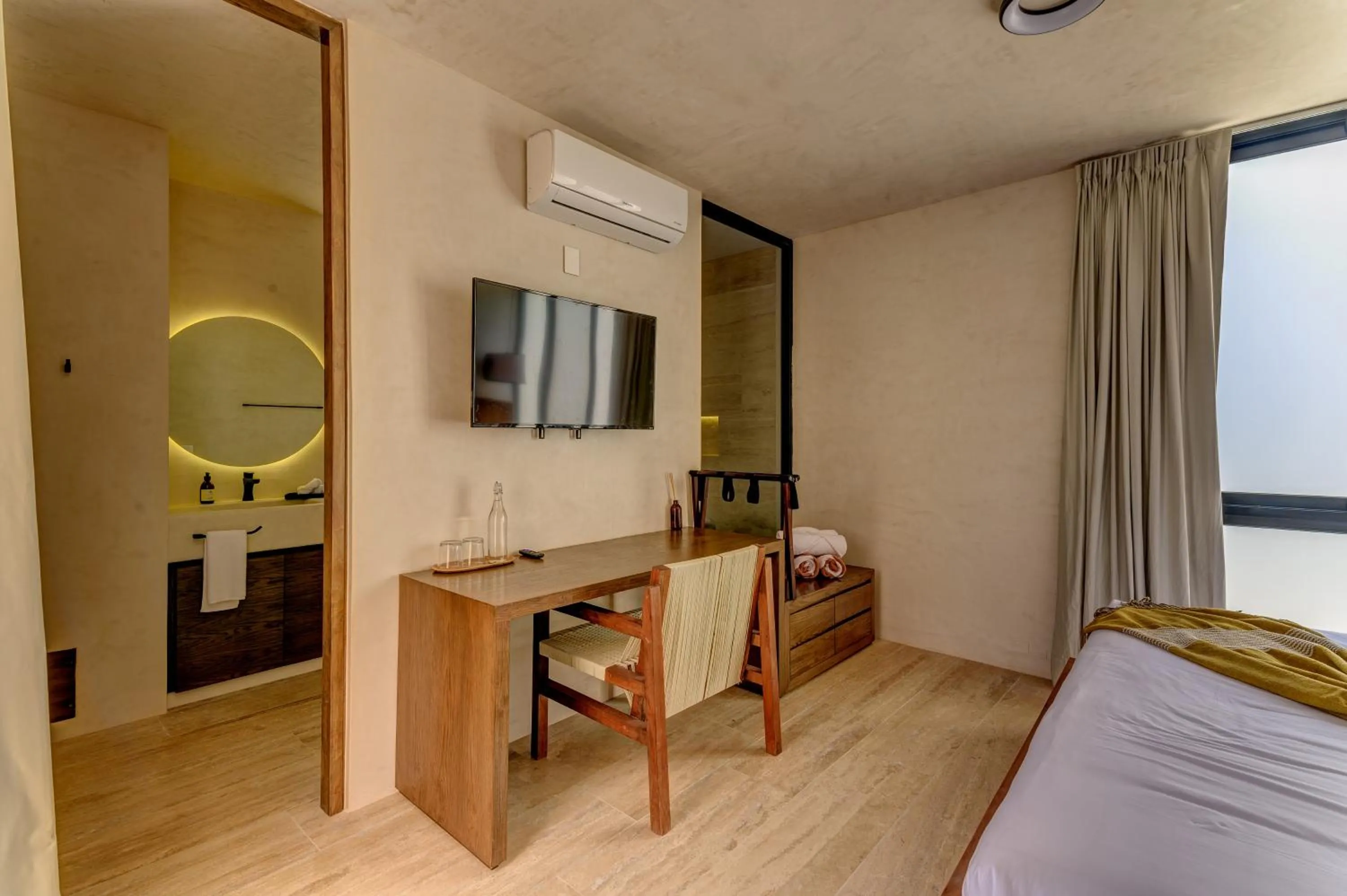 Communal lounge/ TV room in Eterna Tulum