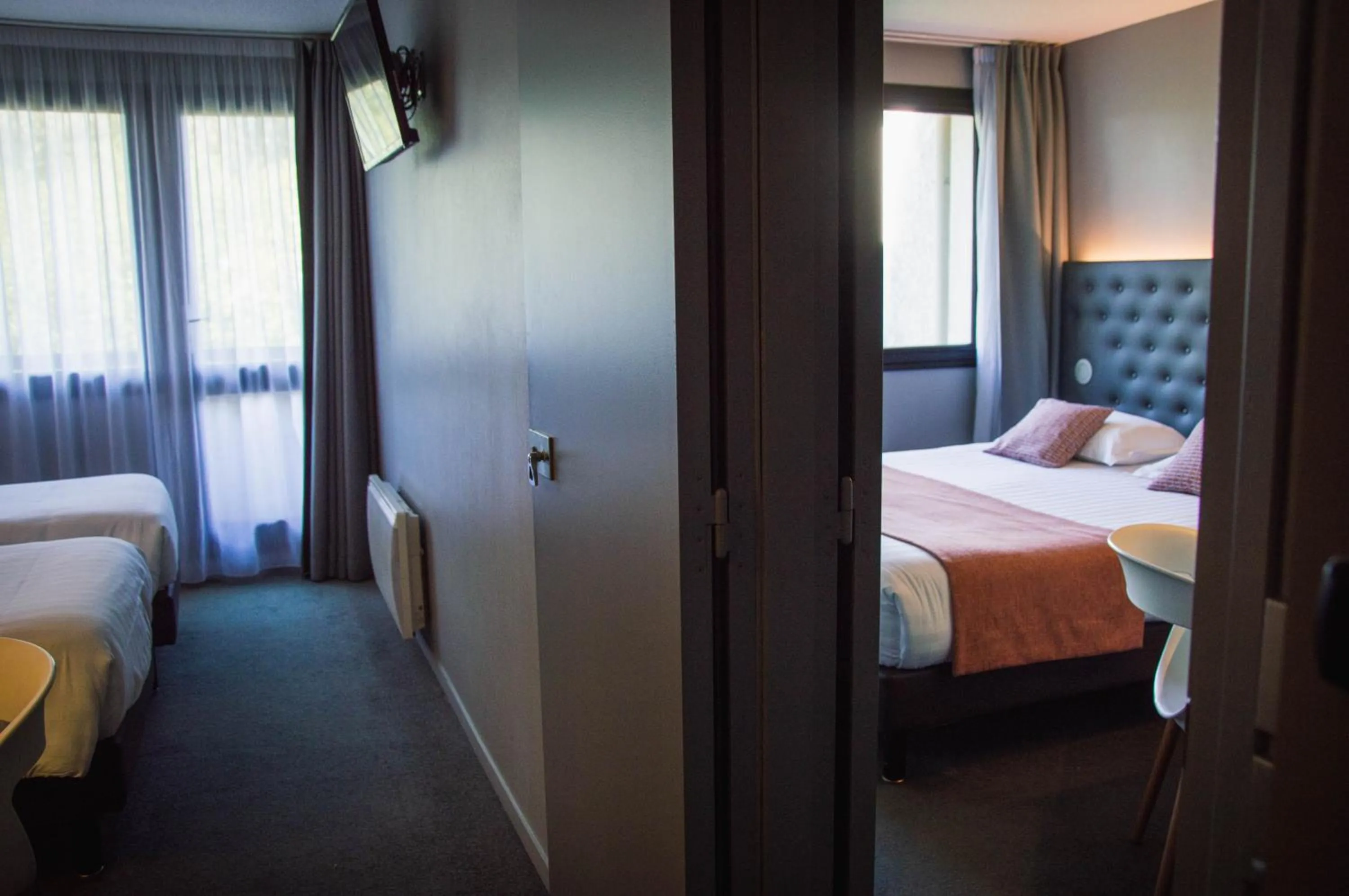 Property building, Bed in The Originals City, Hôtel Les Caps, Saint-Brieuc Est