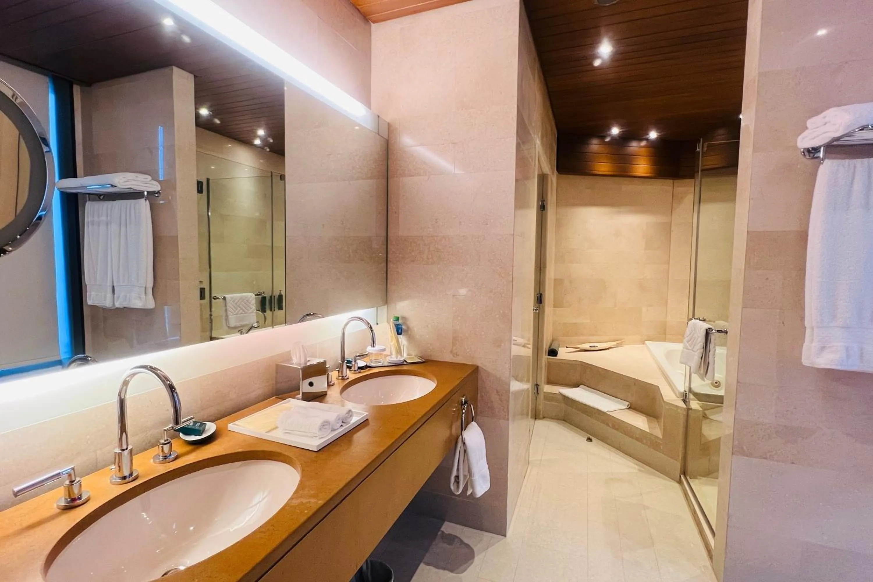 Bathroom in Hilton Kuwait Resort