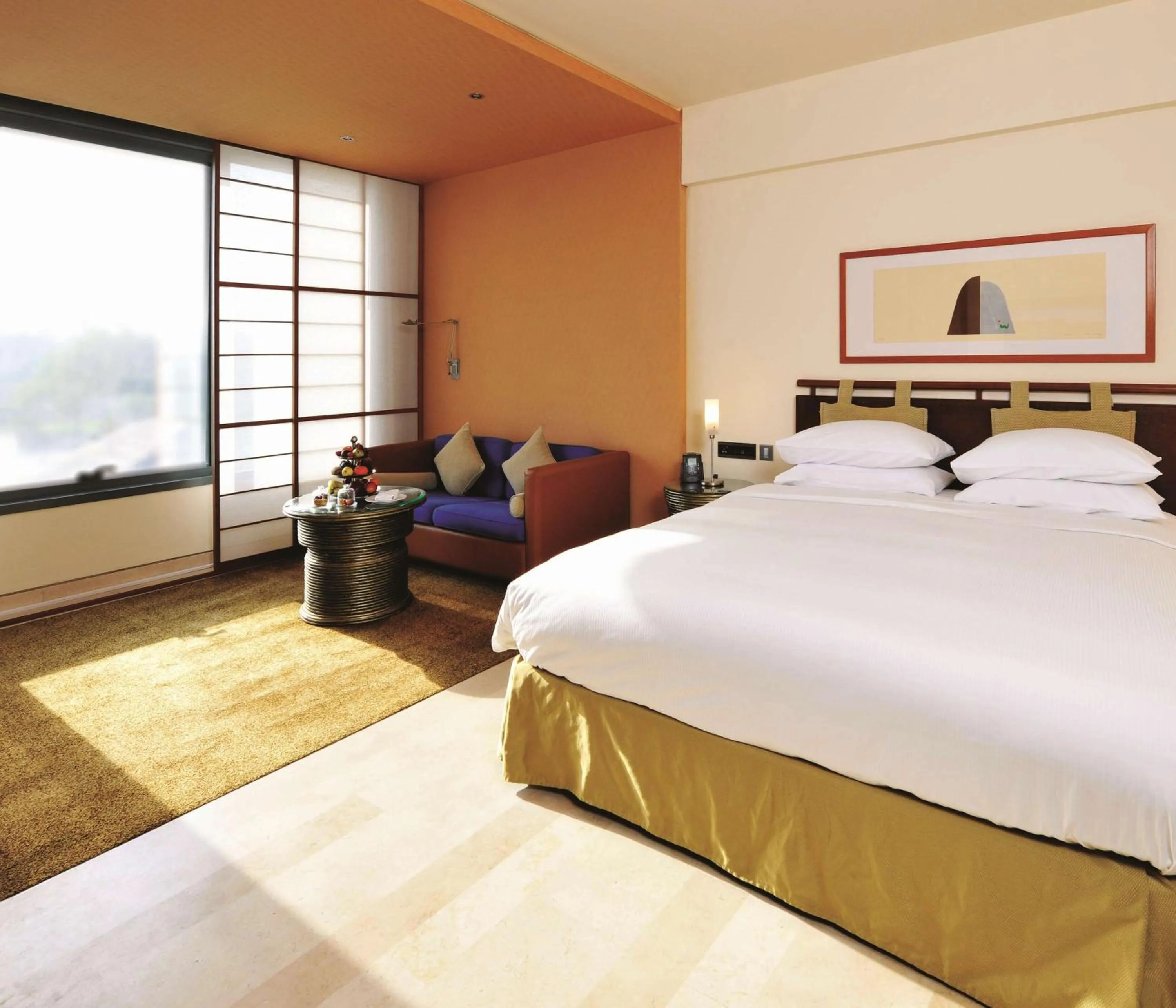 Living room, Bed in Hilton Kuwait Resort