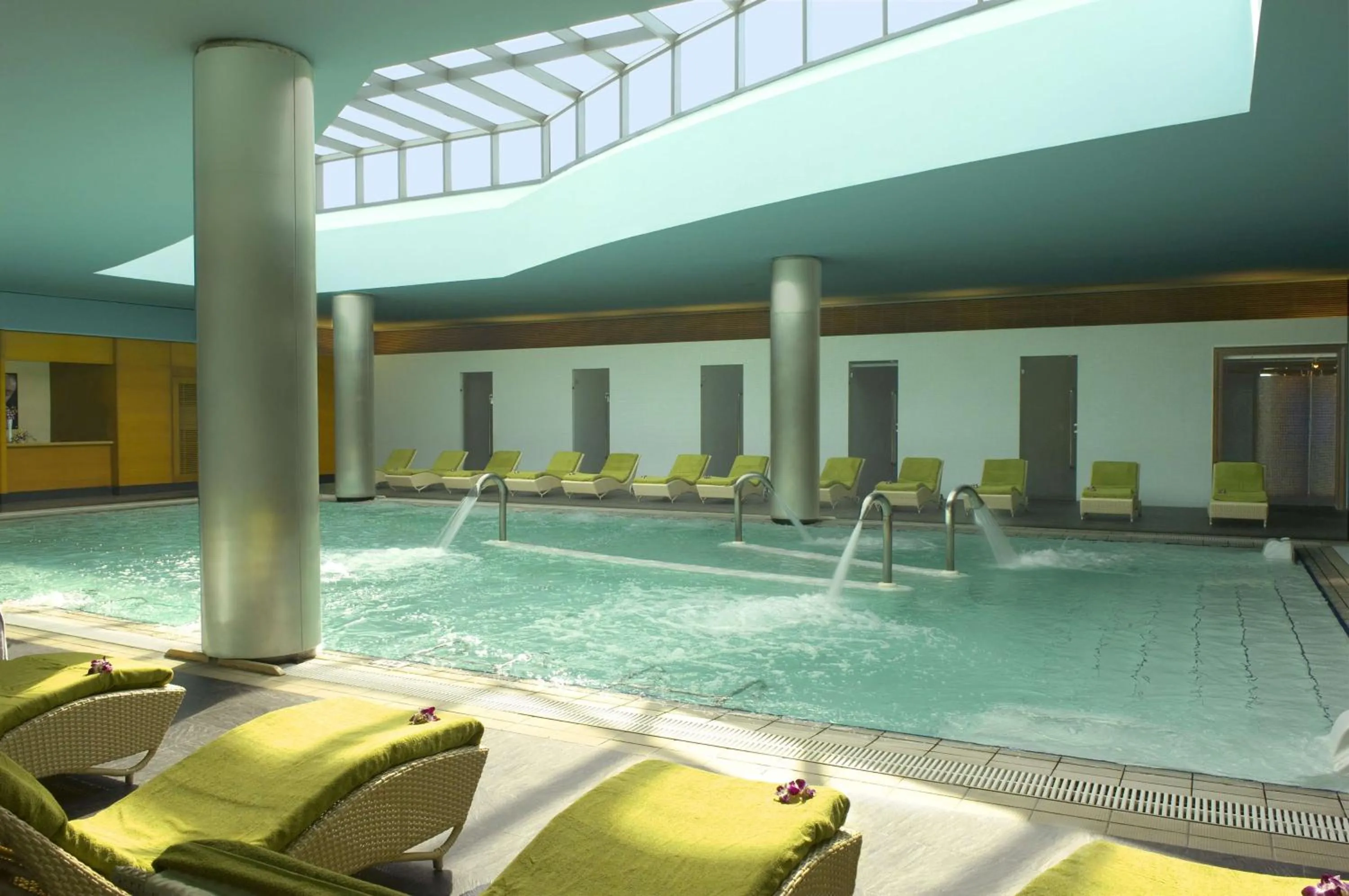 Spa and wellness centre/facilities, Swimming Pool in Hilton Kuwait Resort
