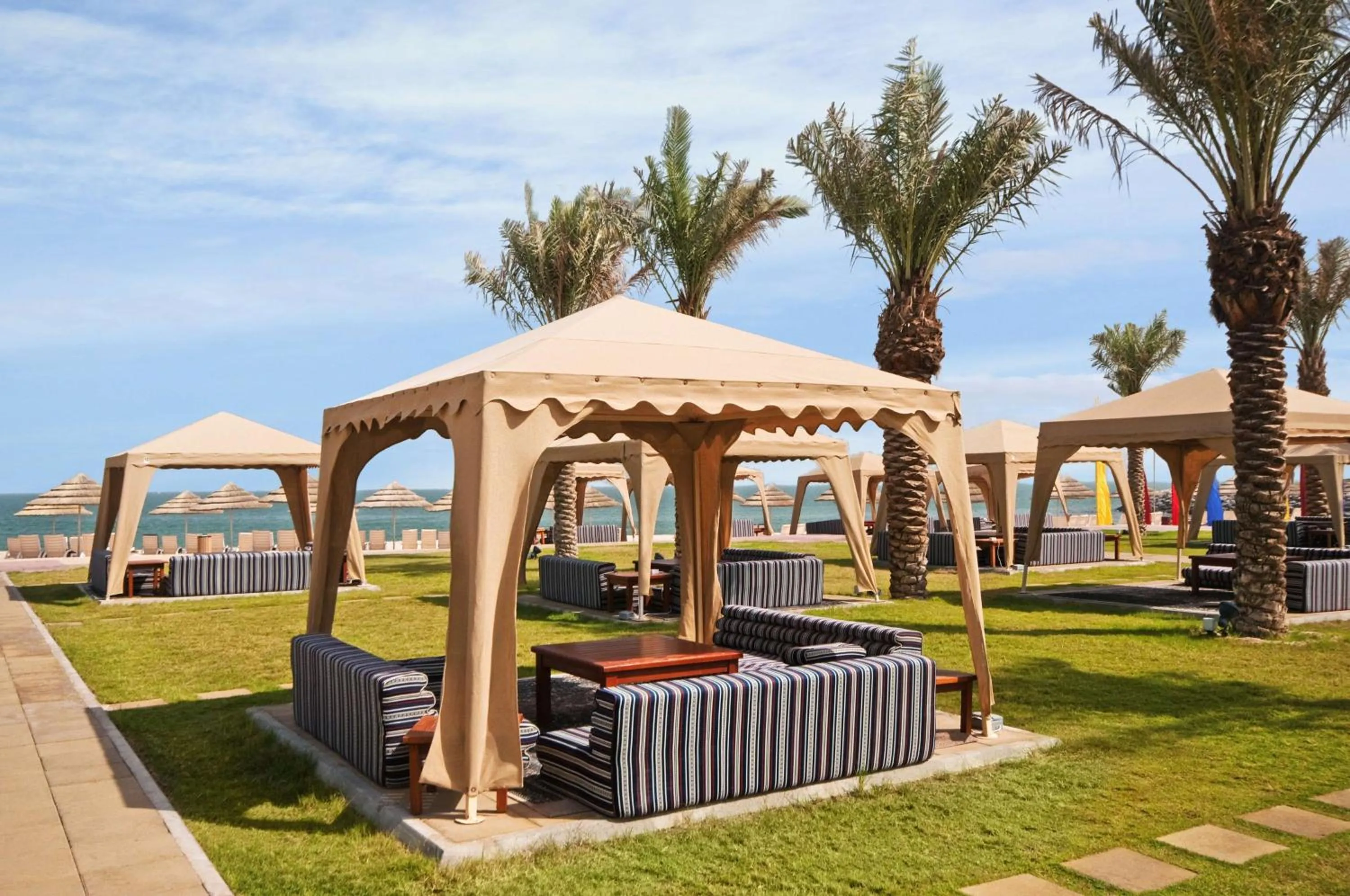 Restaurant/places to eat in Hilton Kuwait Resort