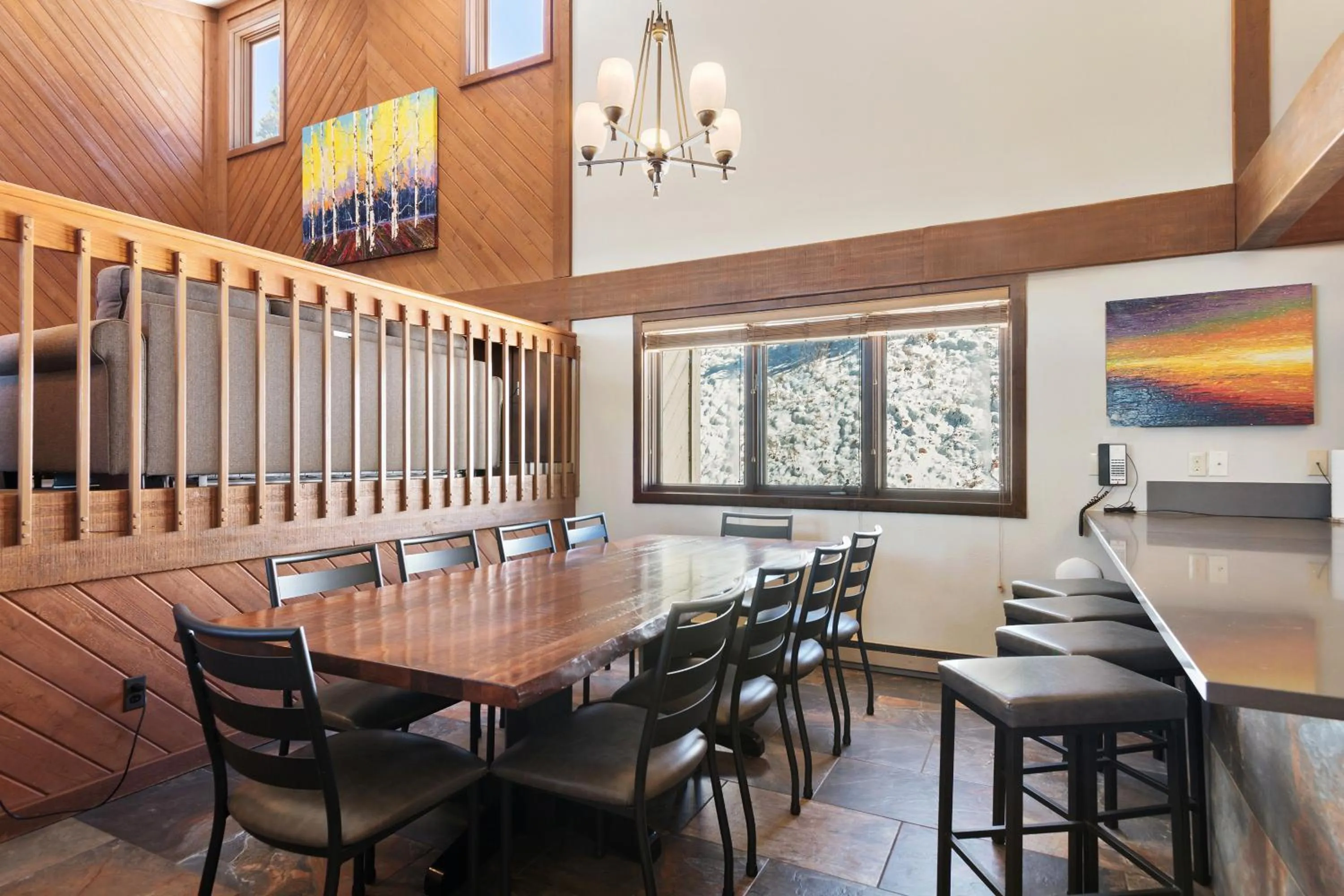 Dining area in Gold Point Resort Breckenridge by Vacatia