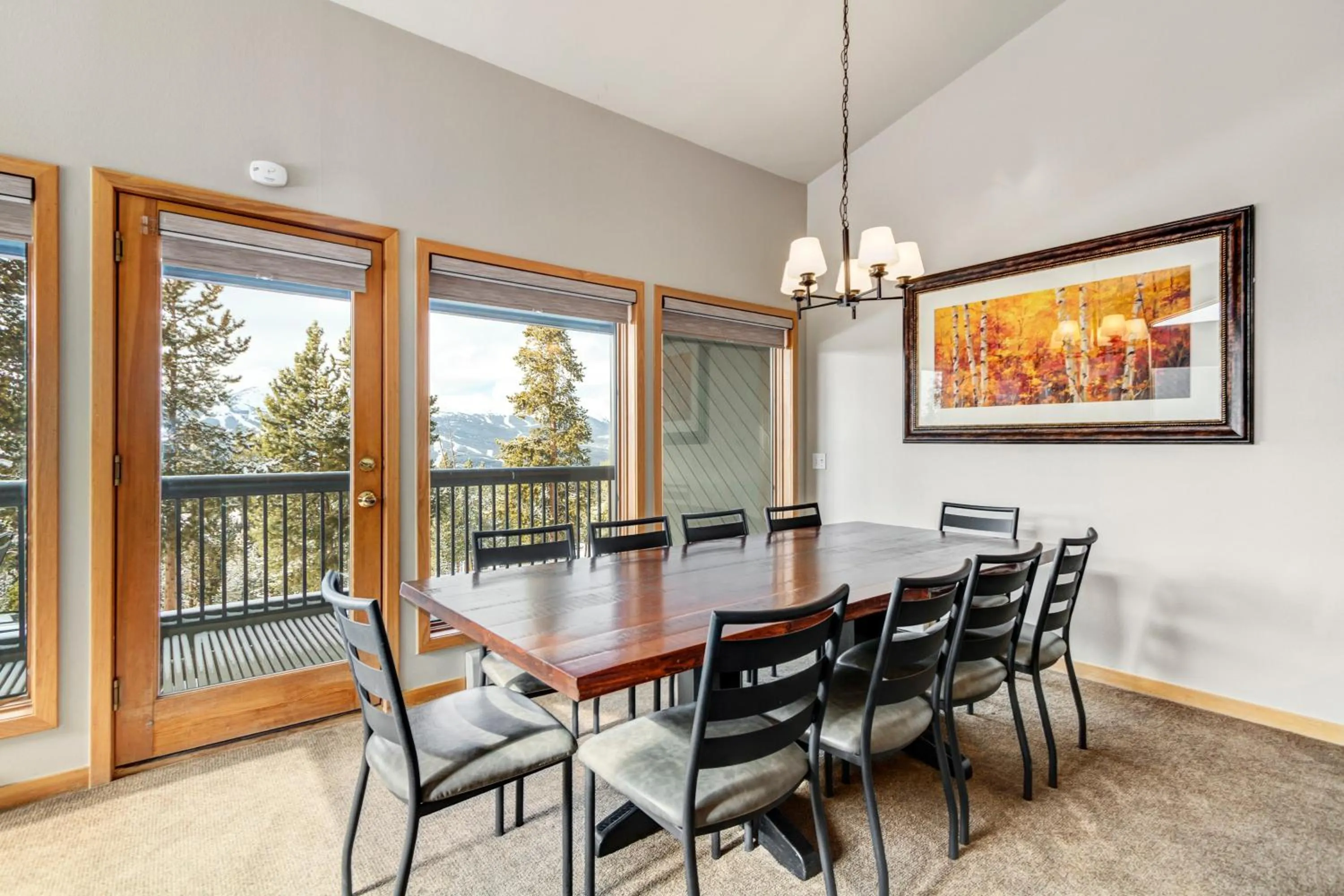 Dining area in Gold Point Resort Breckenridge by Vacatia
