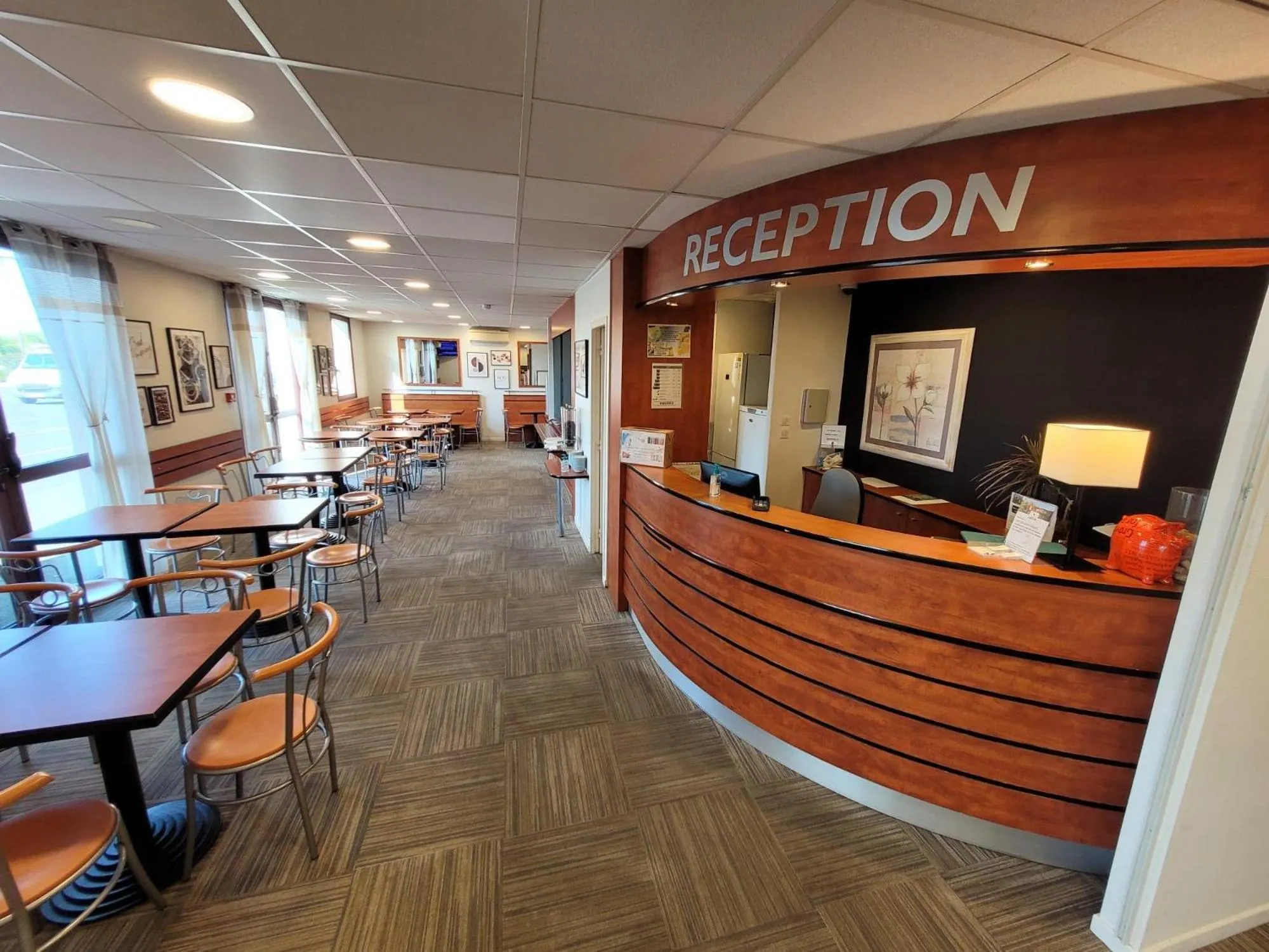 Lobby or reception in BRAUCOL Hotel