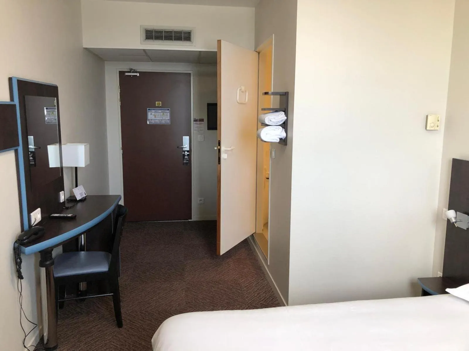 Bed in BRAUCOL Hotel