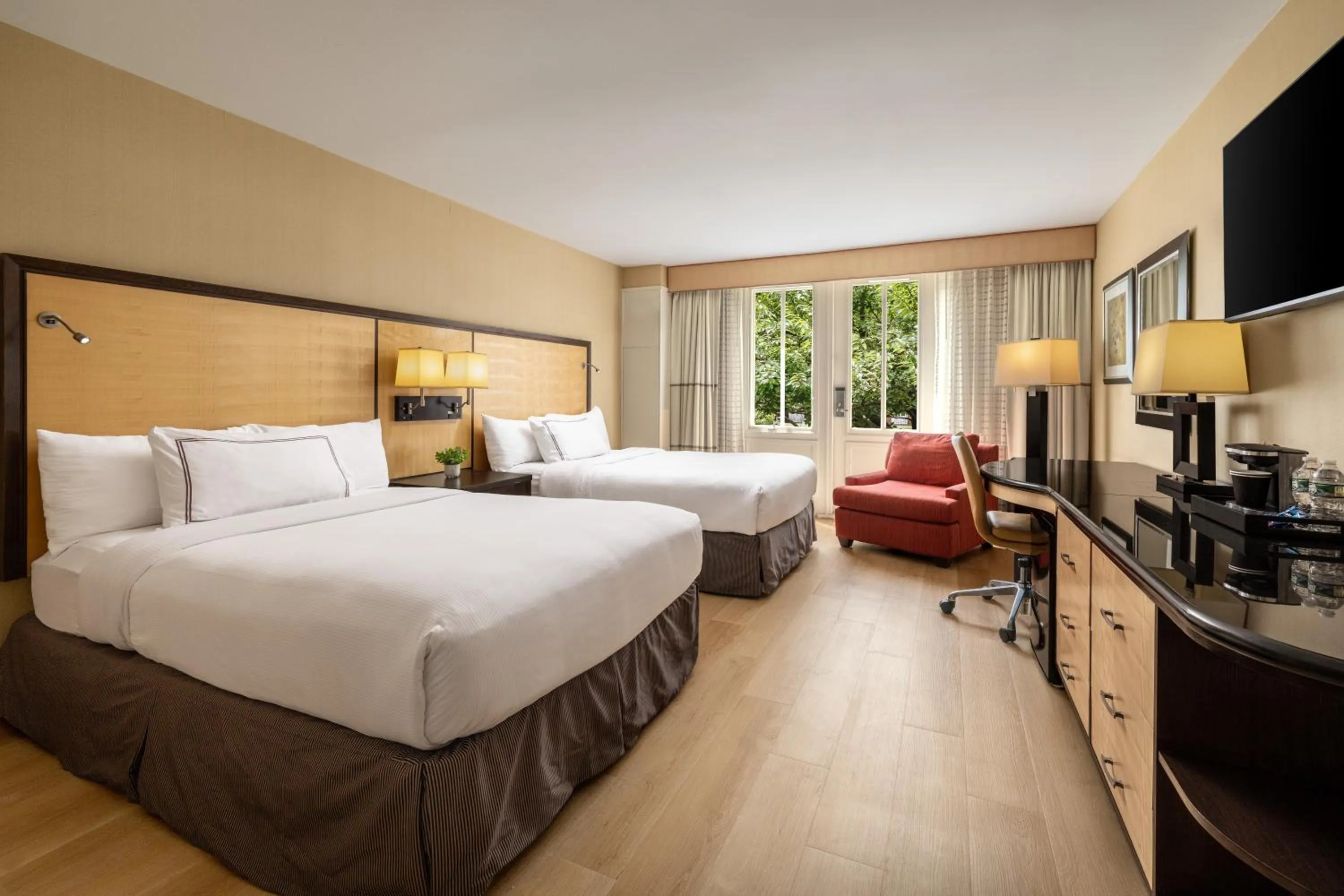 Bed in Sleepy Hollow Hotel