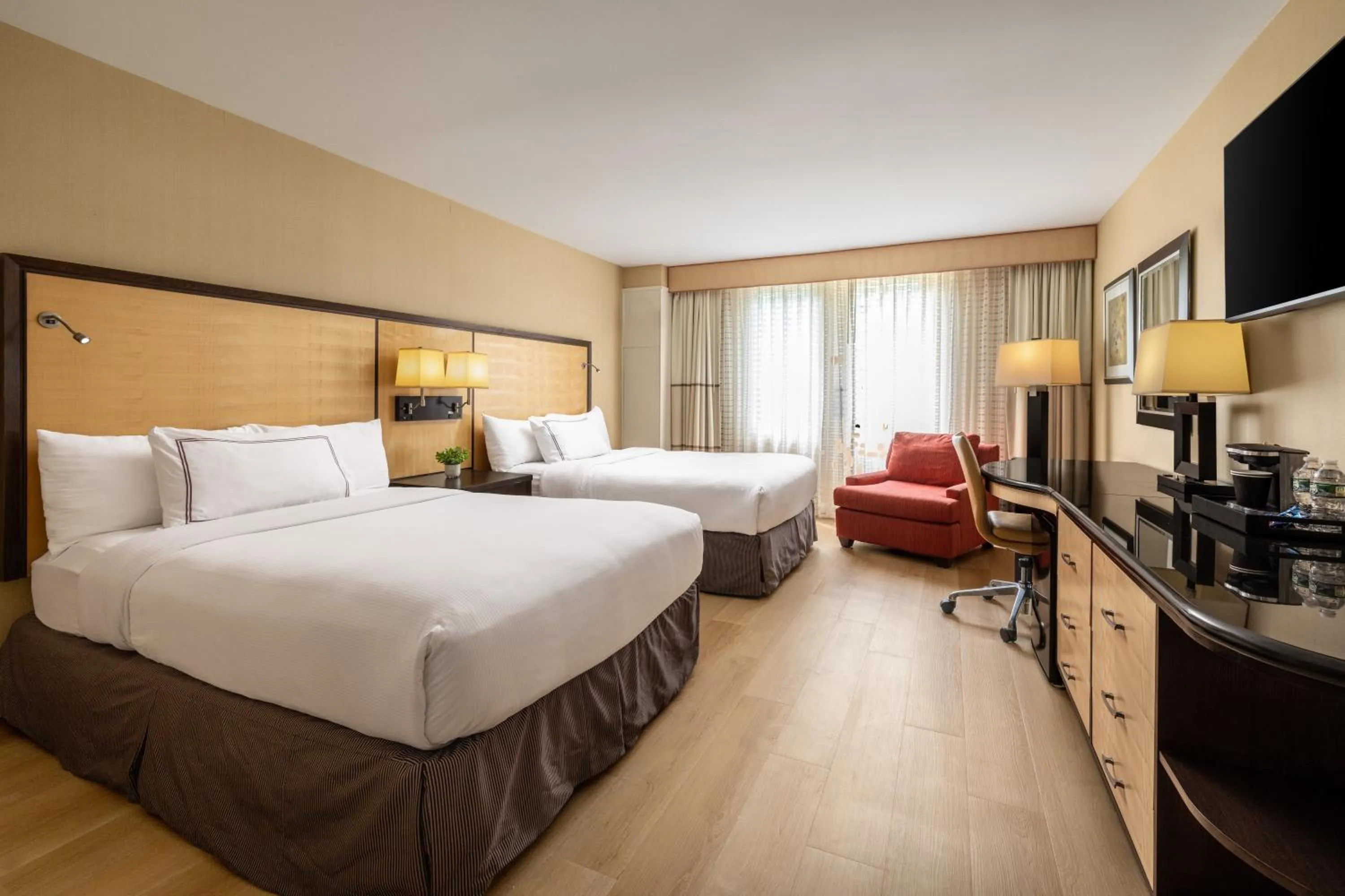 Bed in Sleepy Hollow Hotel