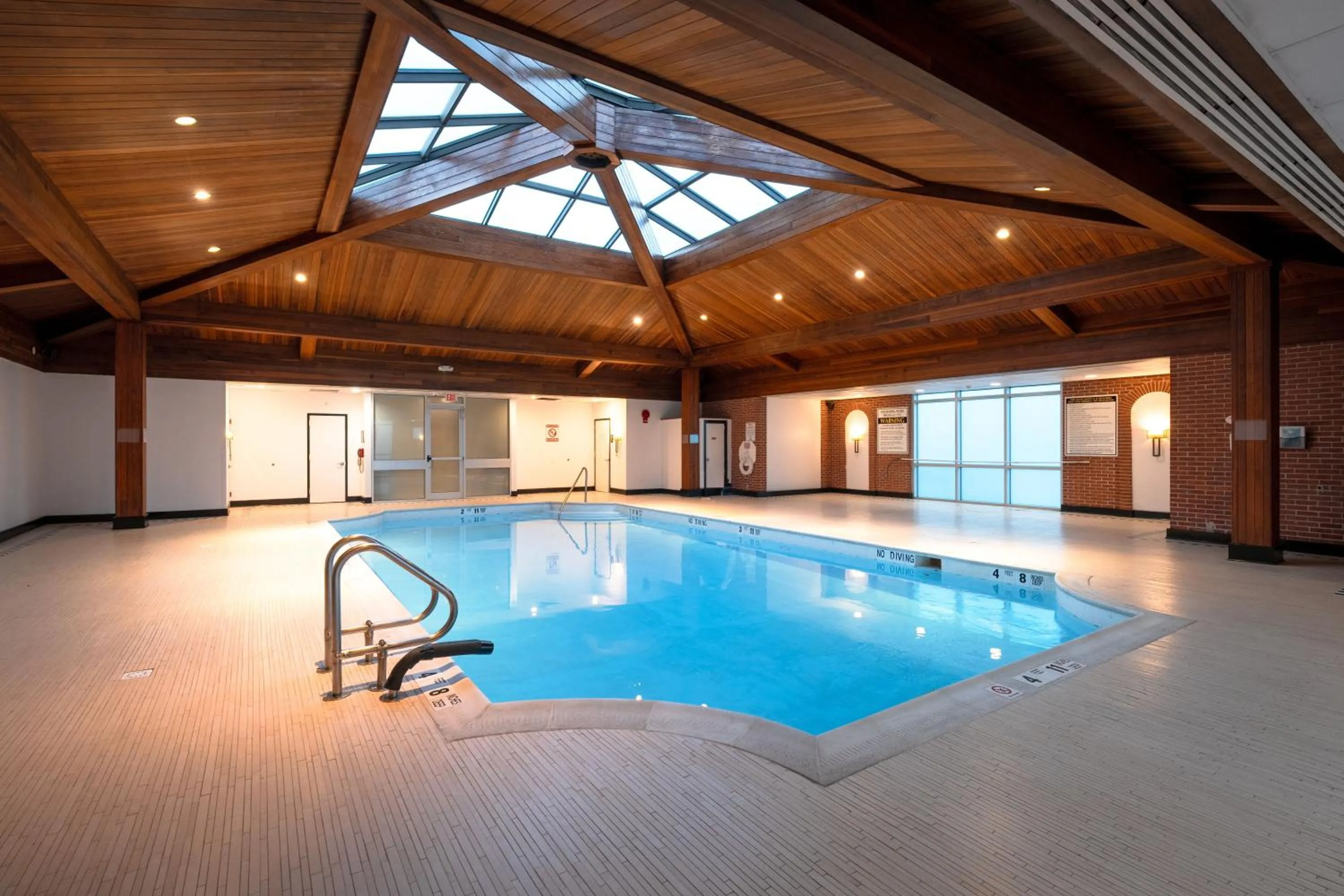 Swimming pool in Sleepy Hollow Hotel