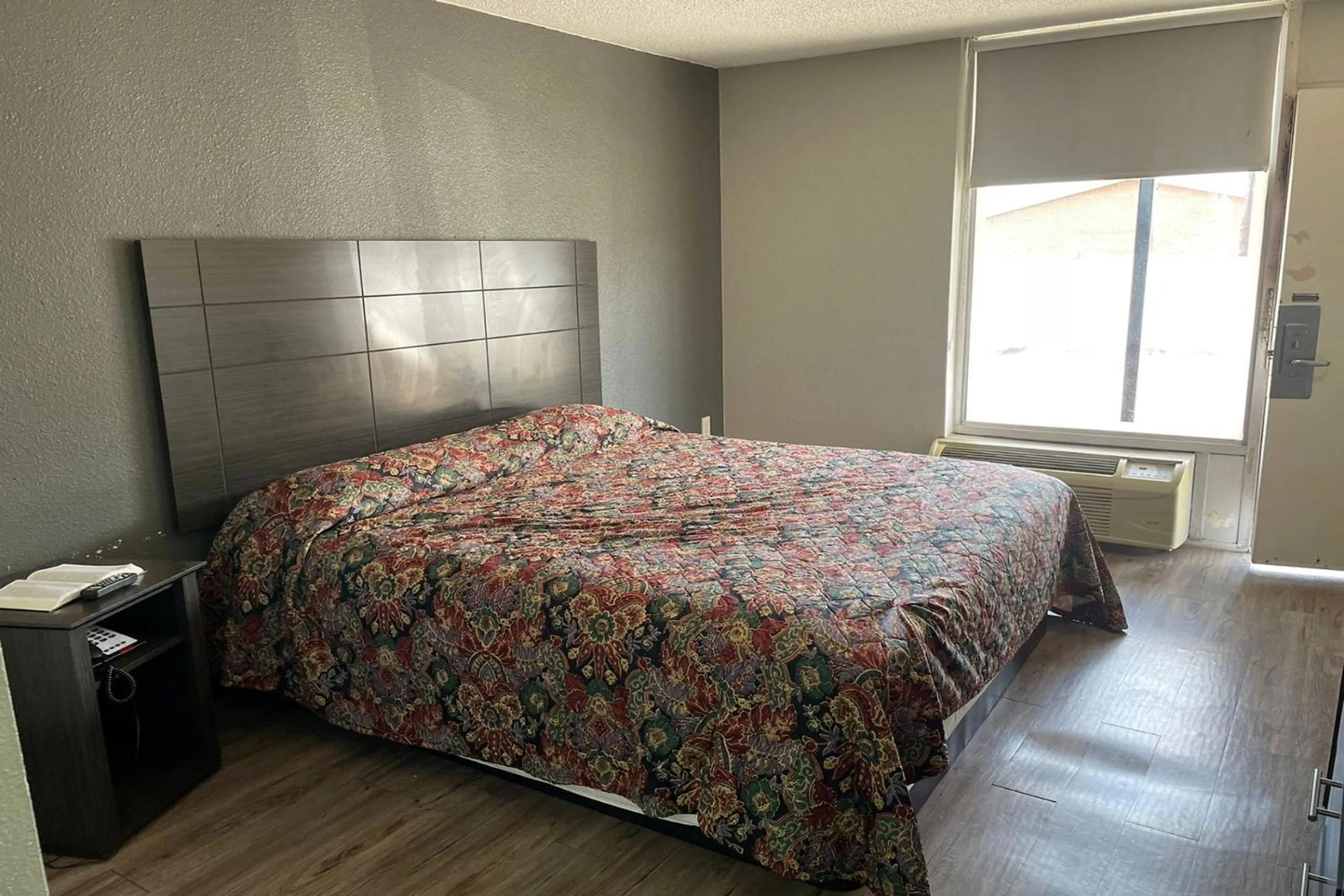 Bedroom in Hotel Comfort Stay by OYO Texarkana East, AR I-30