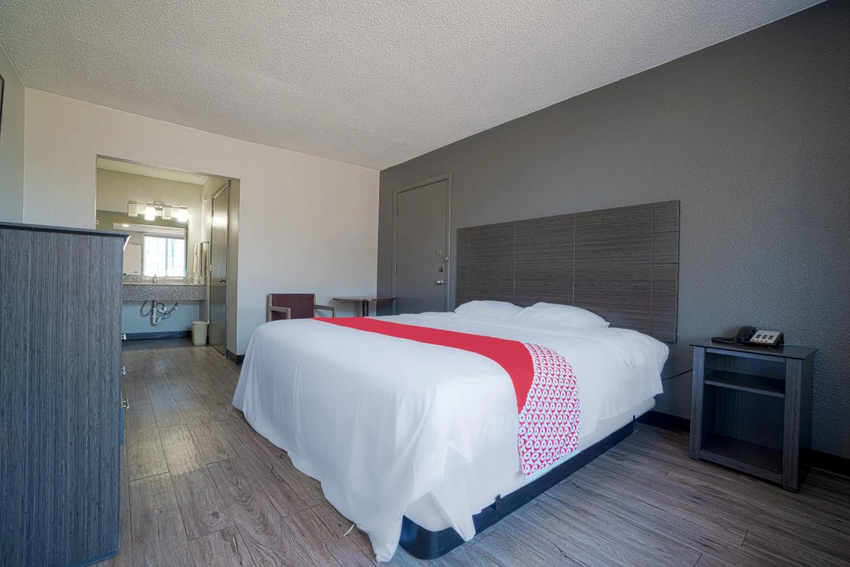 Bedroom in Hotel Comfort Stay by OYO Texarkana East, AR I-30