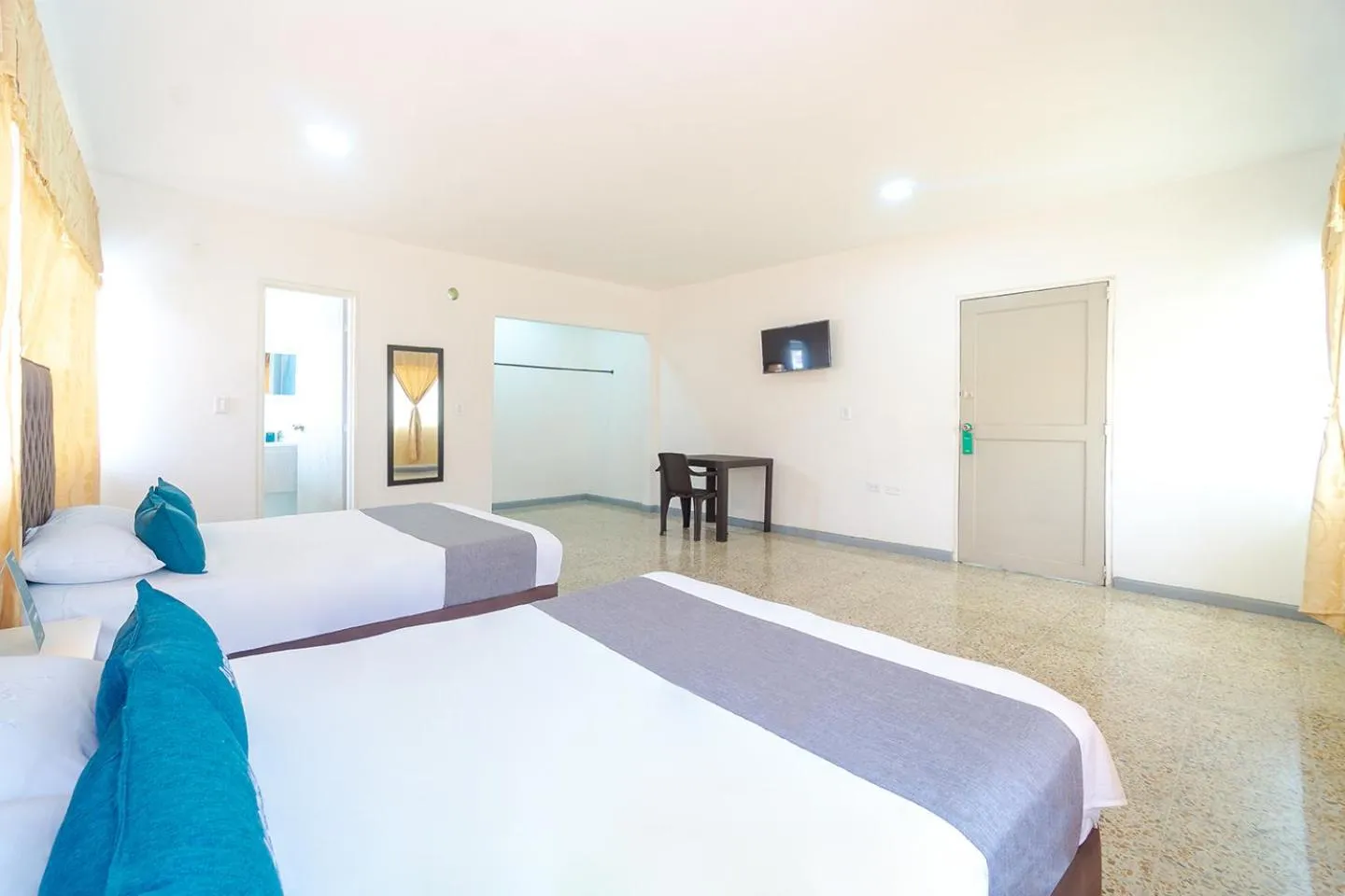 Photo of the whole room, Bed in Ayenda Hotel Paraiso Chipichape