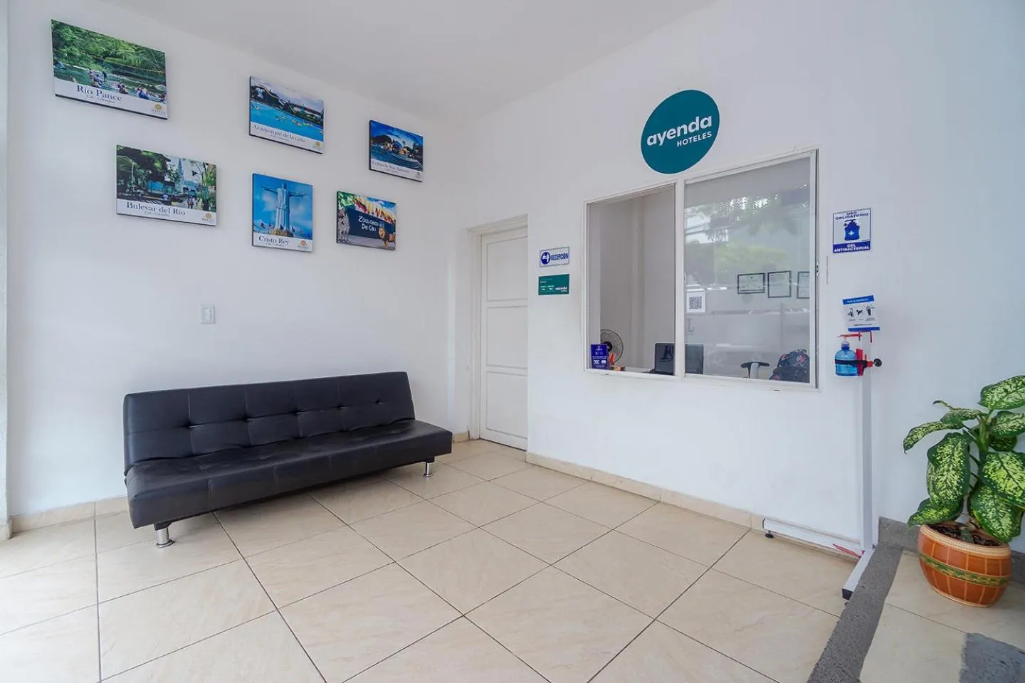 Lobby or reception in Ayenda Hotel Paraiso Chipichape