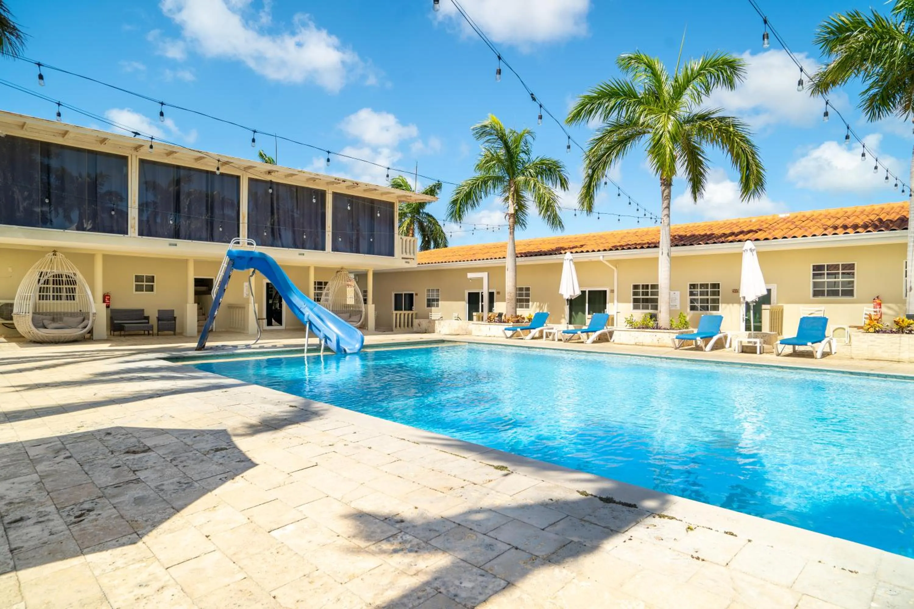Swimming pool in Delynne Boutique Hotel