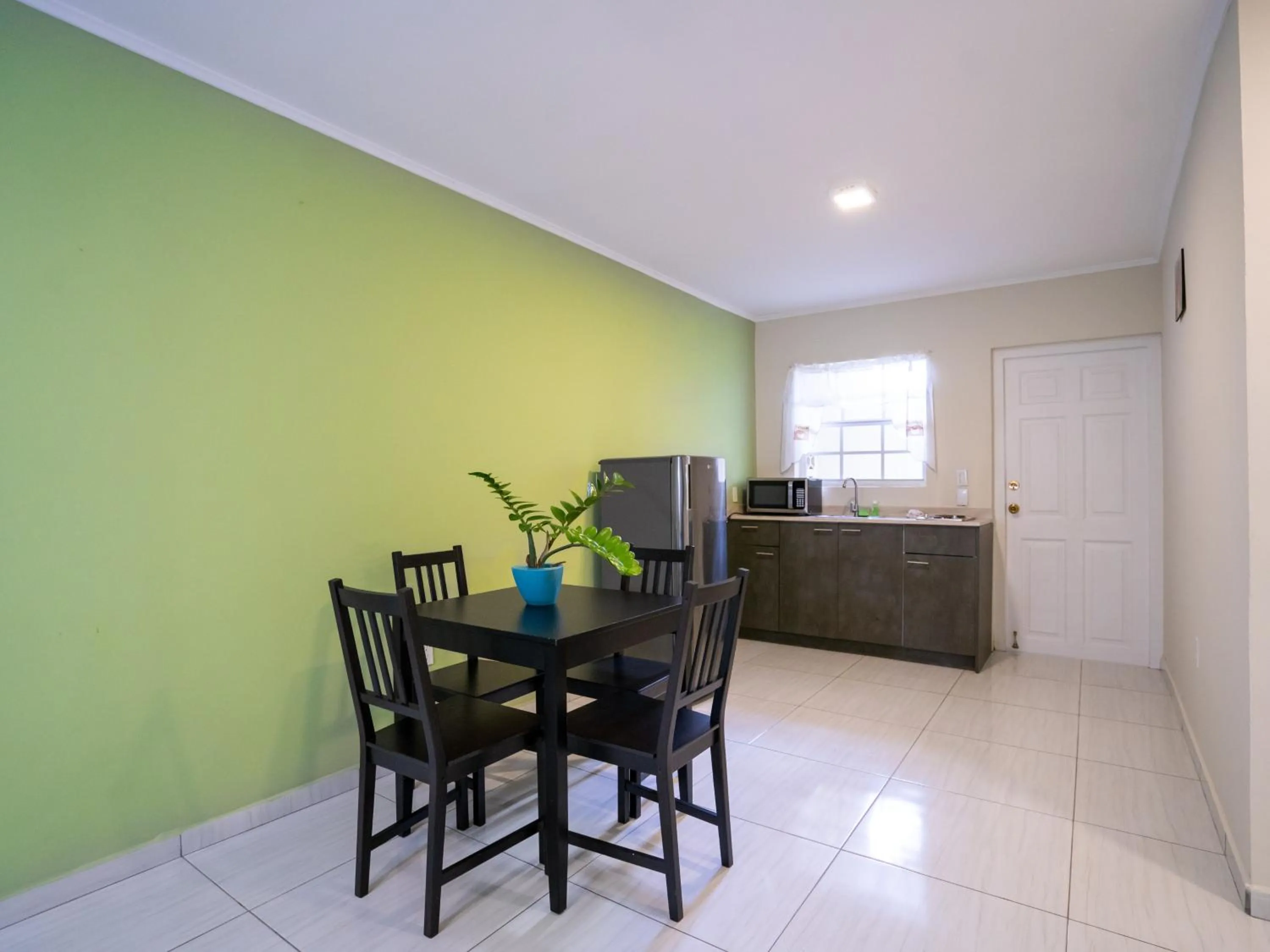 Coffee/tea facilities in Delynne Boutique Hotel