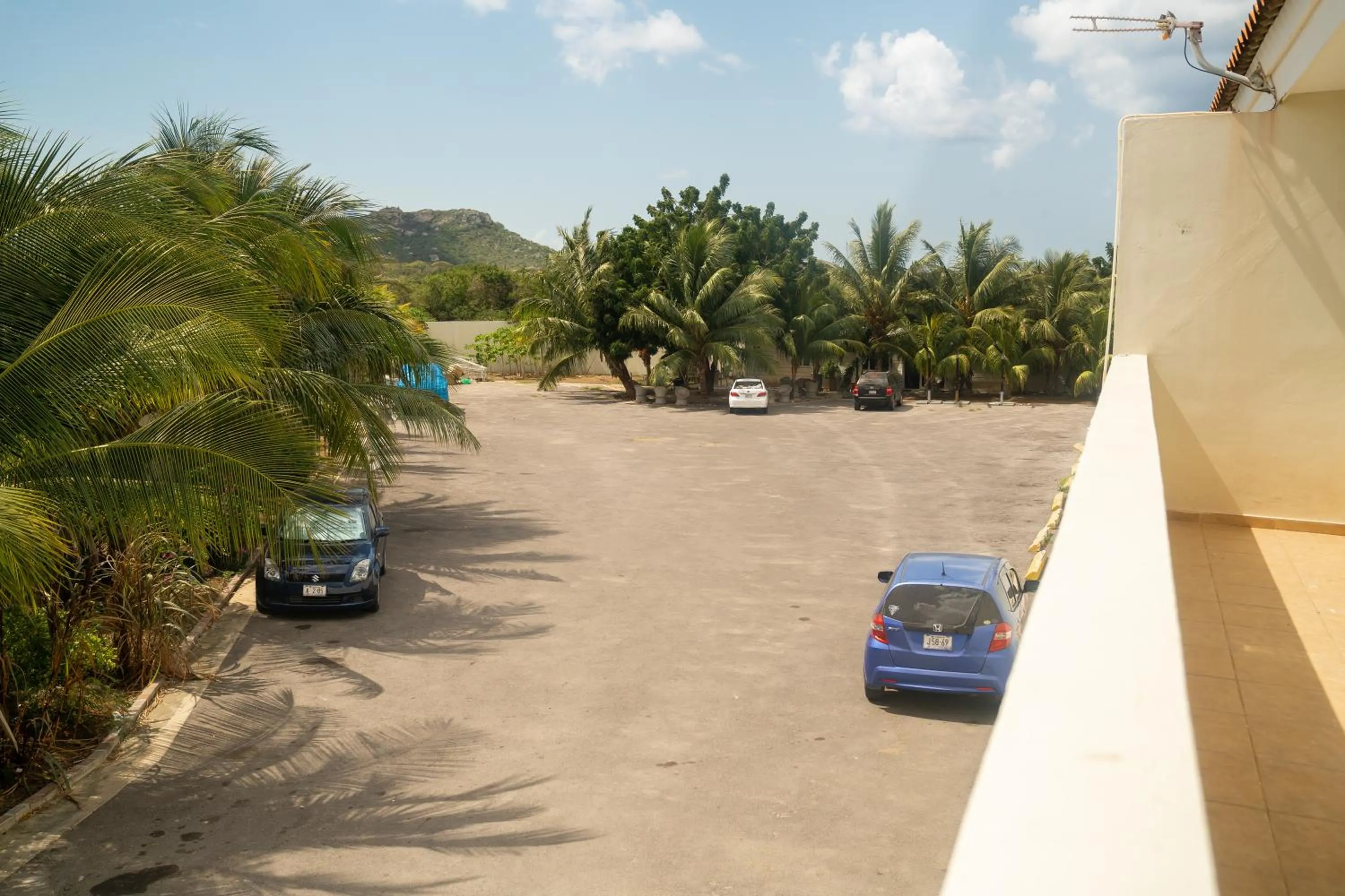 Parking in Delynne Boutique Hotel